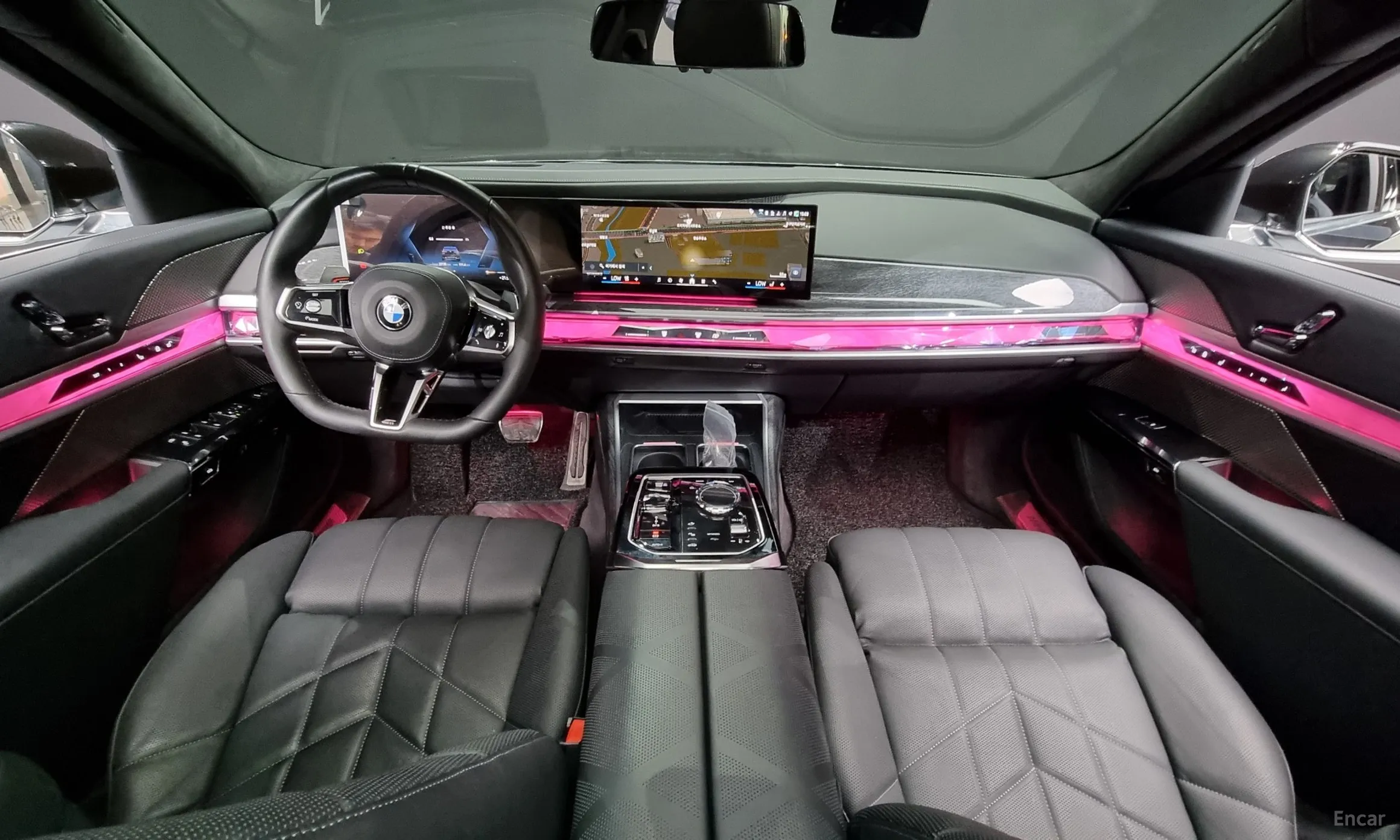 BMW 7 Series (G70) превью 4