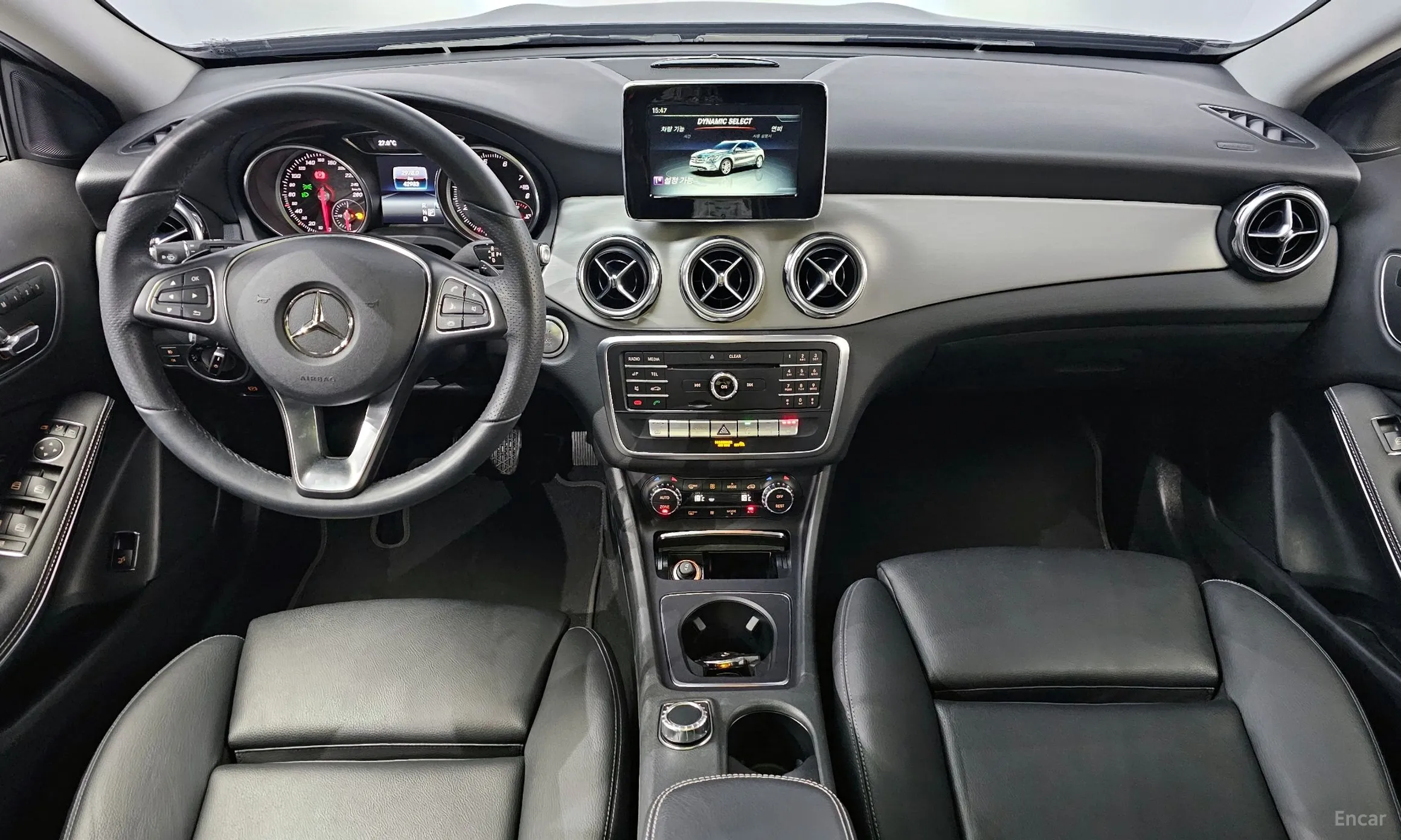 Mercedes Benz GLA-Class X156 превью 4