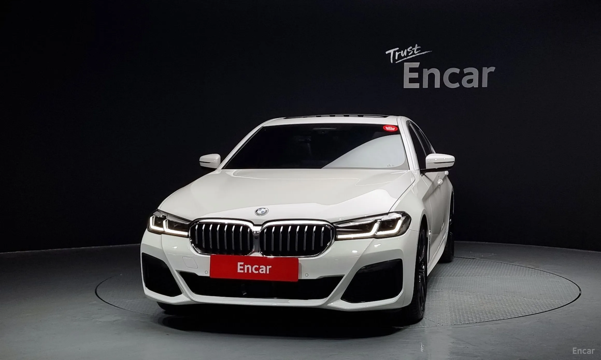 BMW 5 Series (G30) превью 2
