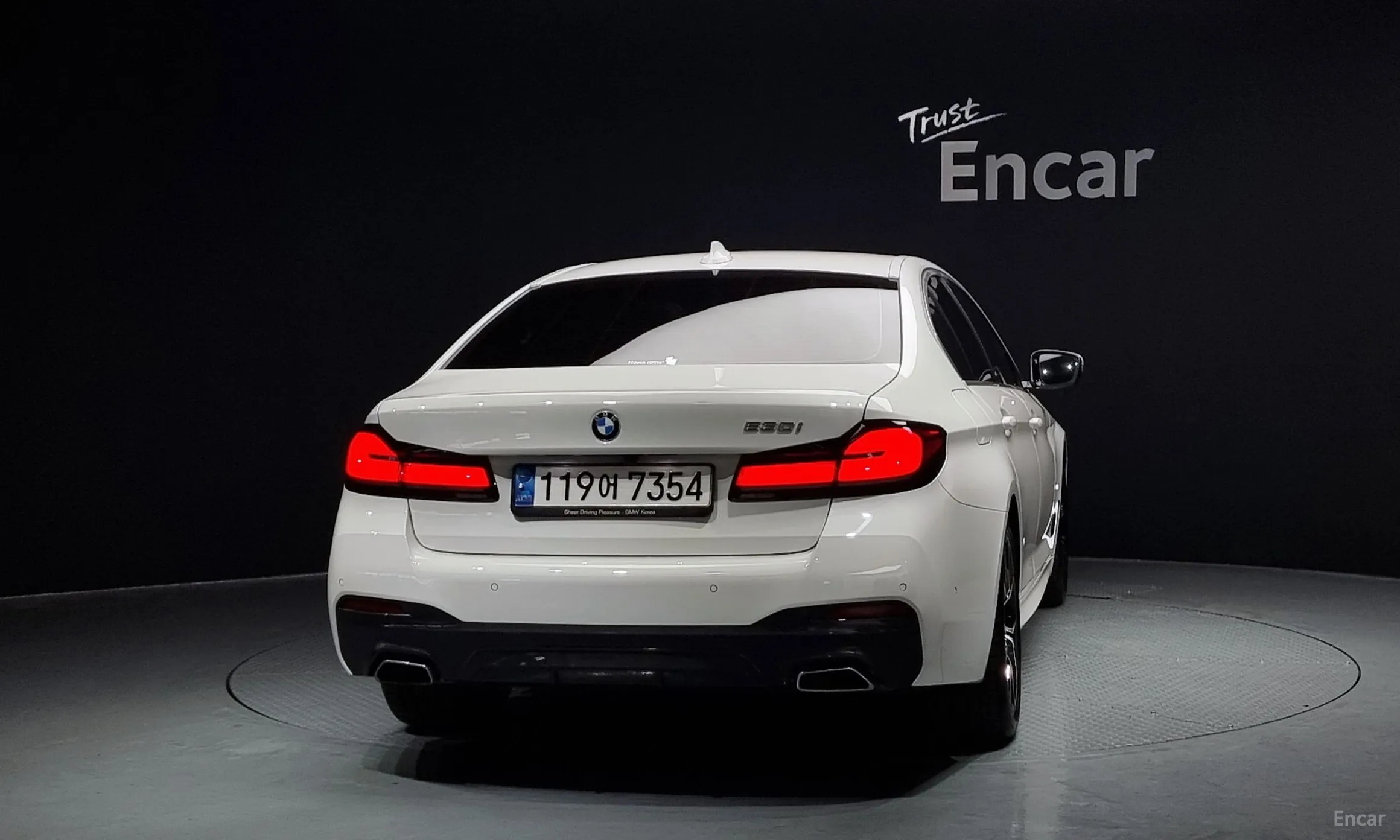 BMW 5 Series (G30) превью 3