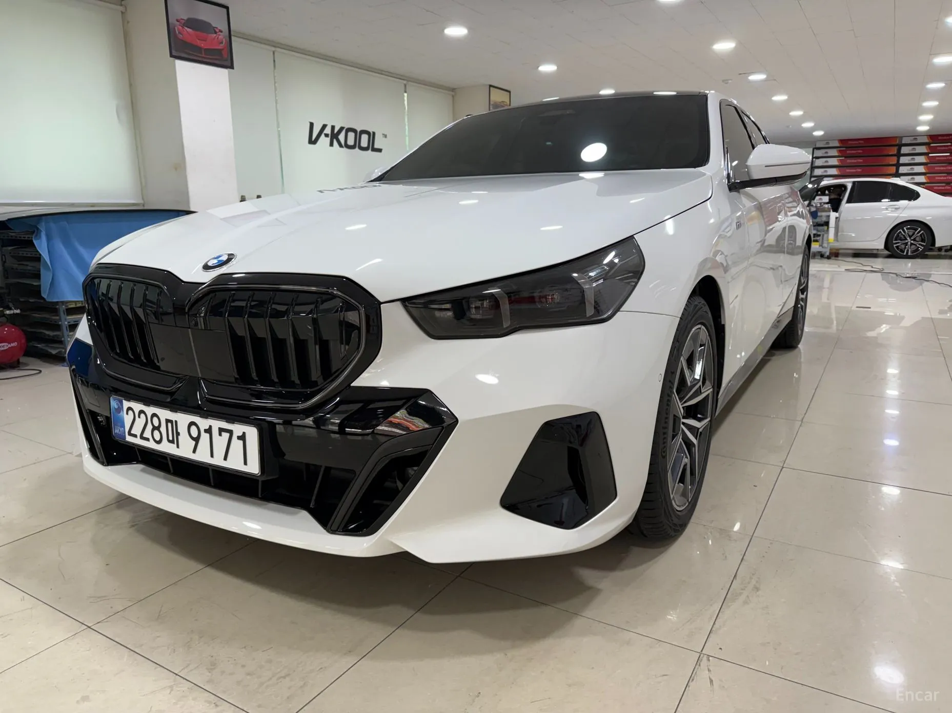 BMW 5 Series (G60) превью 2