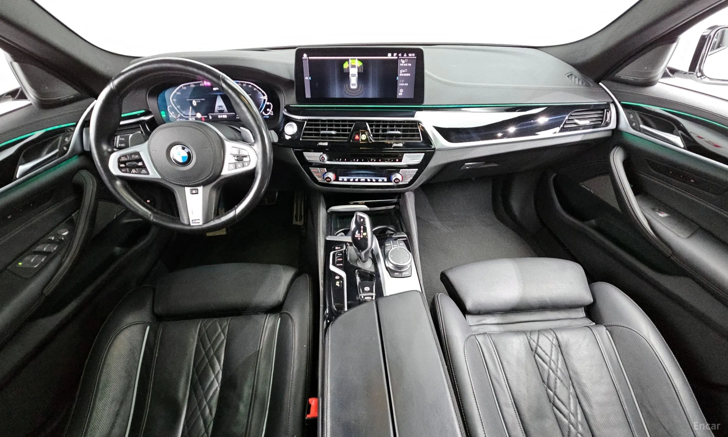 BMW 5 Series (G30) превью 4