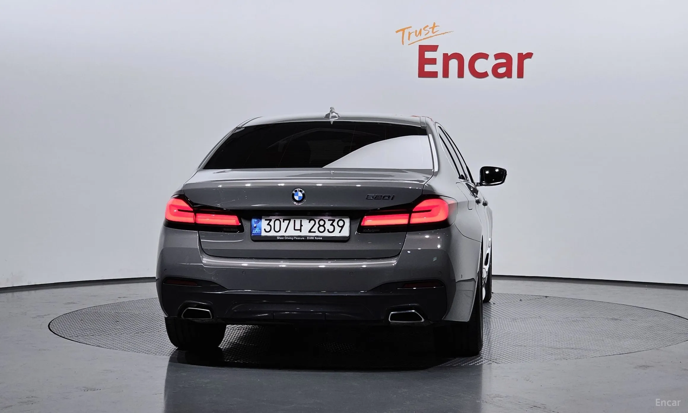 BMW 5 Series (G30) превью 3