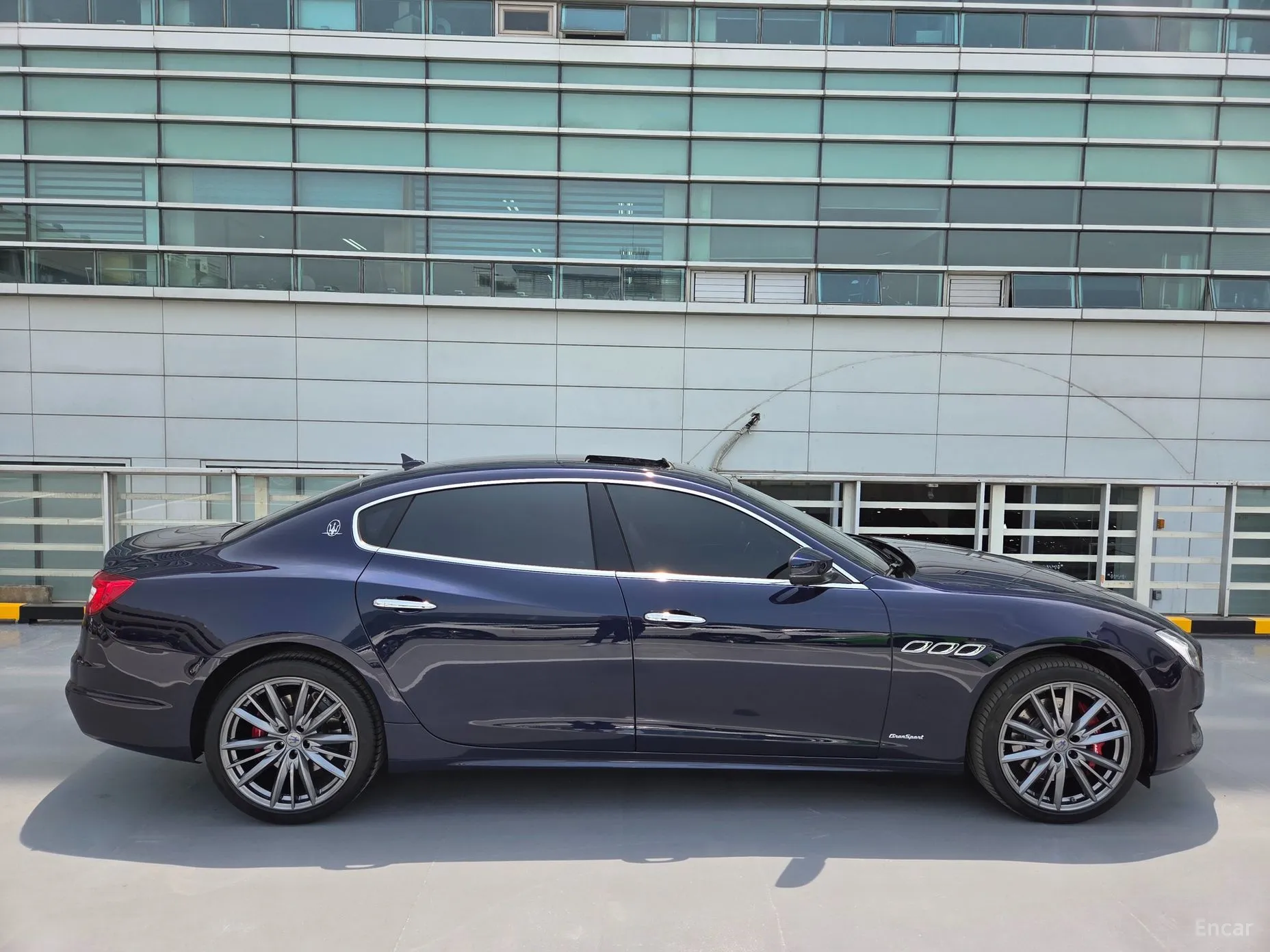 Maserati Quattroporte превью 6