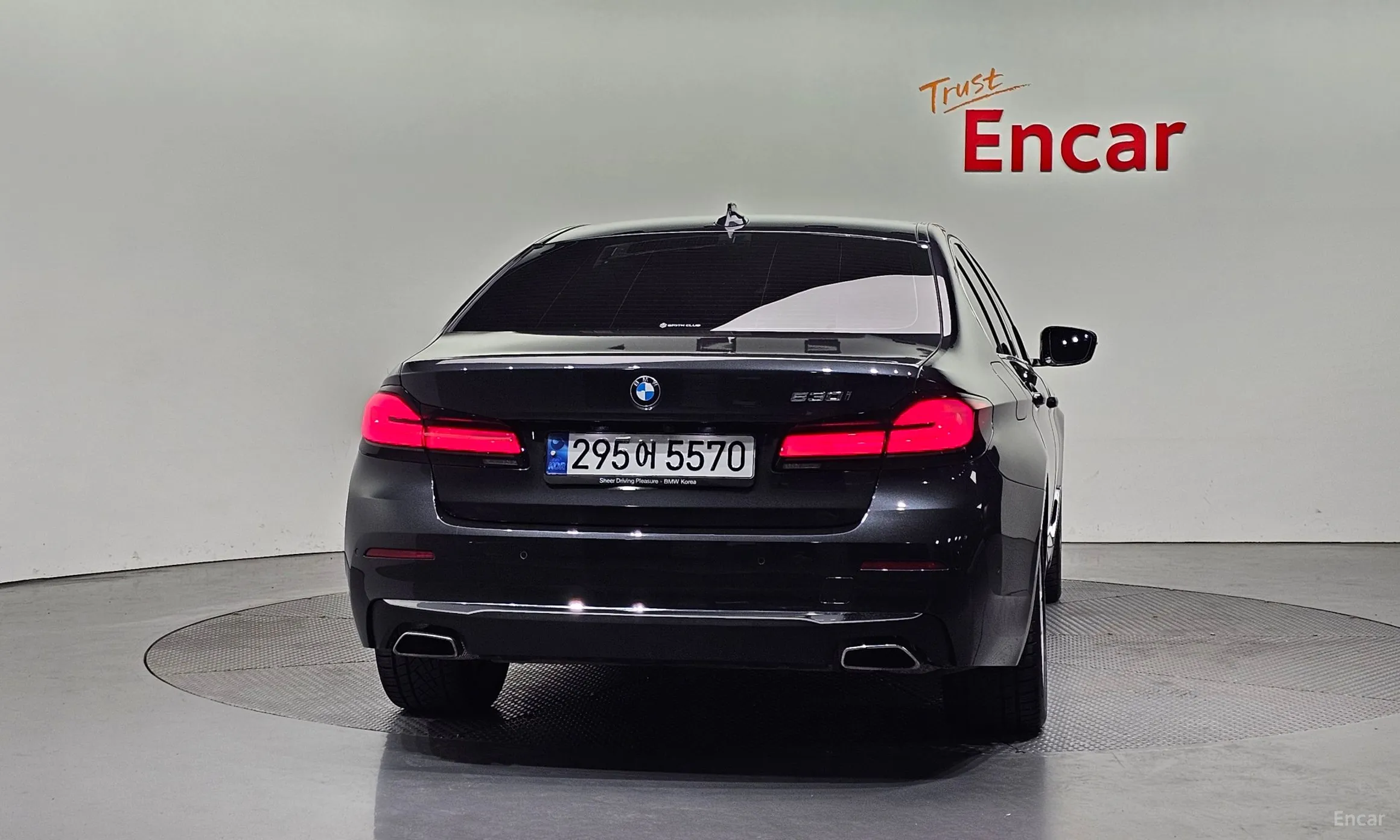 BMW 5 Series (G30) превью 3