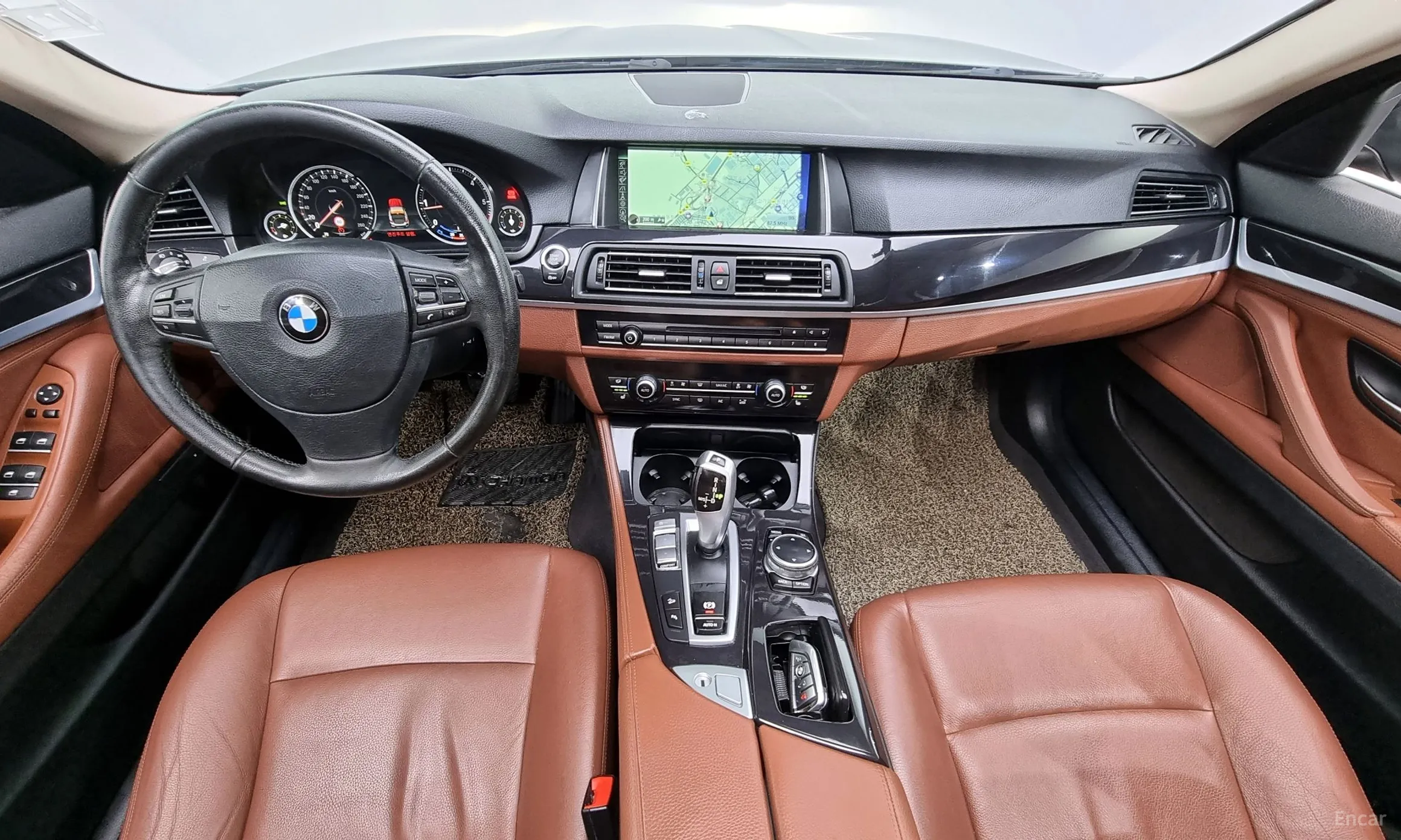 BMW 5 Series (F10) превью 4