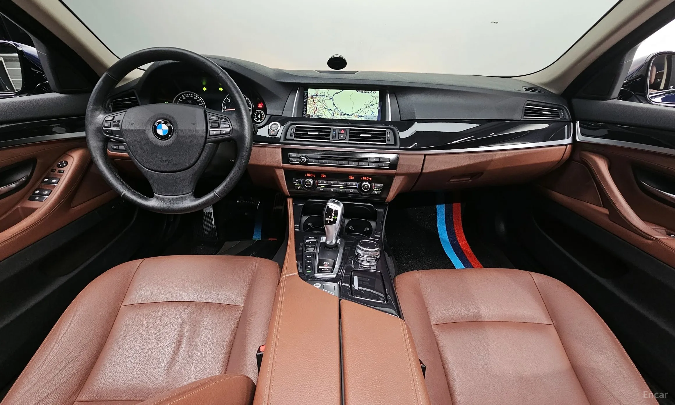 BMW 5 Series (F10) превью 4