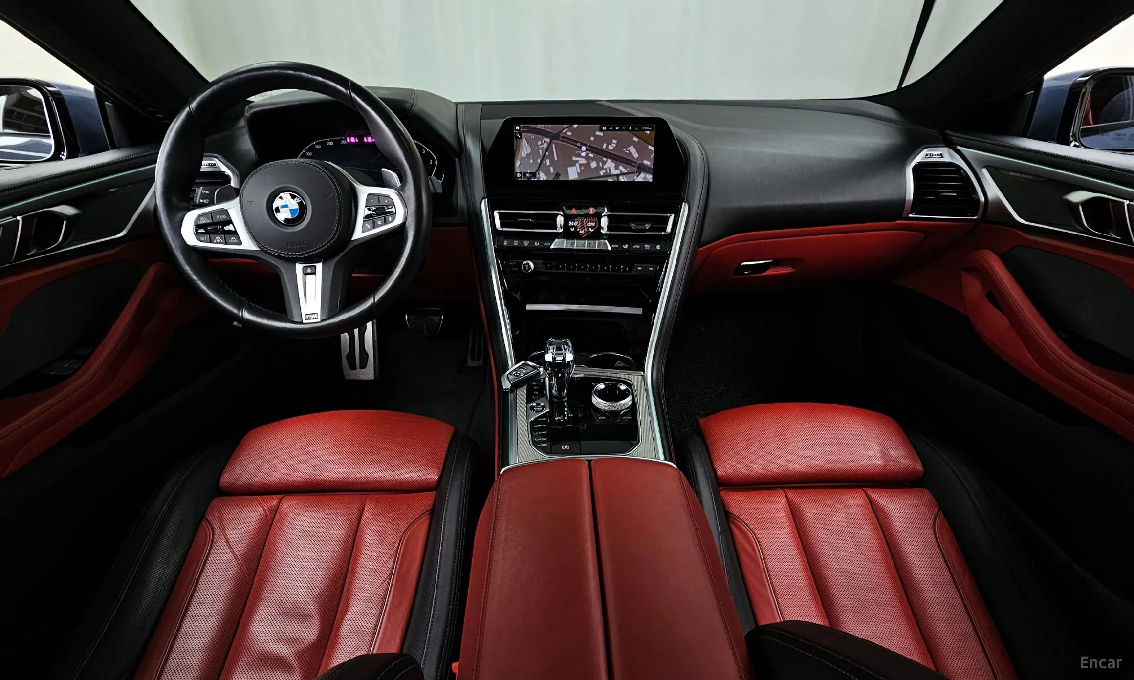 BMW 8-series (G15) превью 4