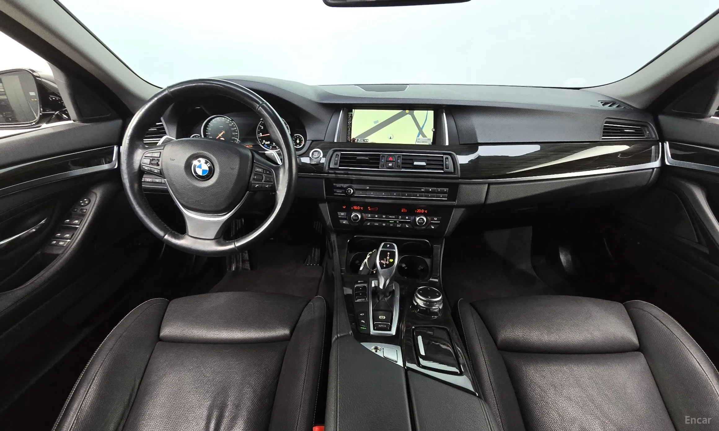 BMW 5 Series (F10) превью 4