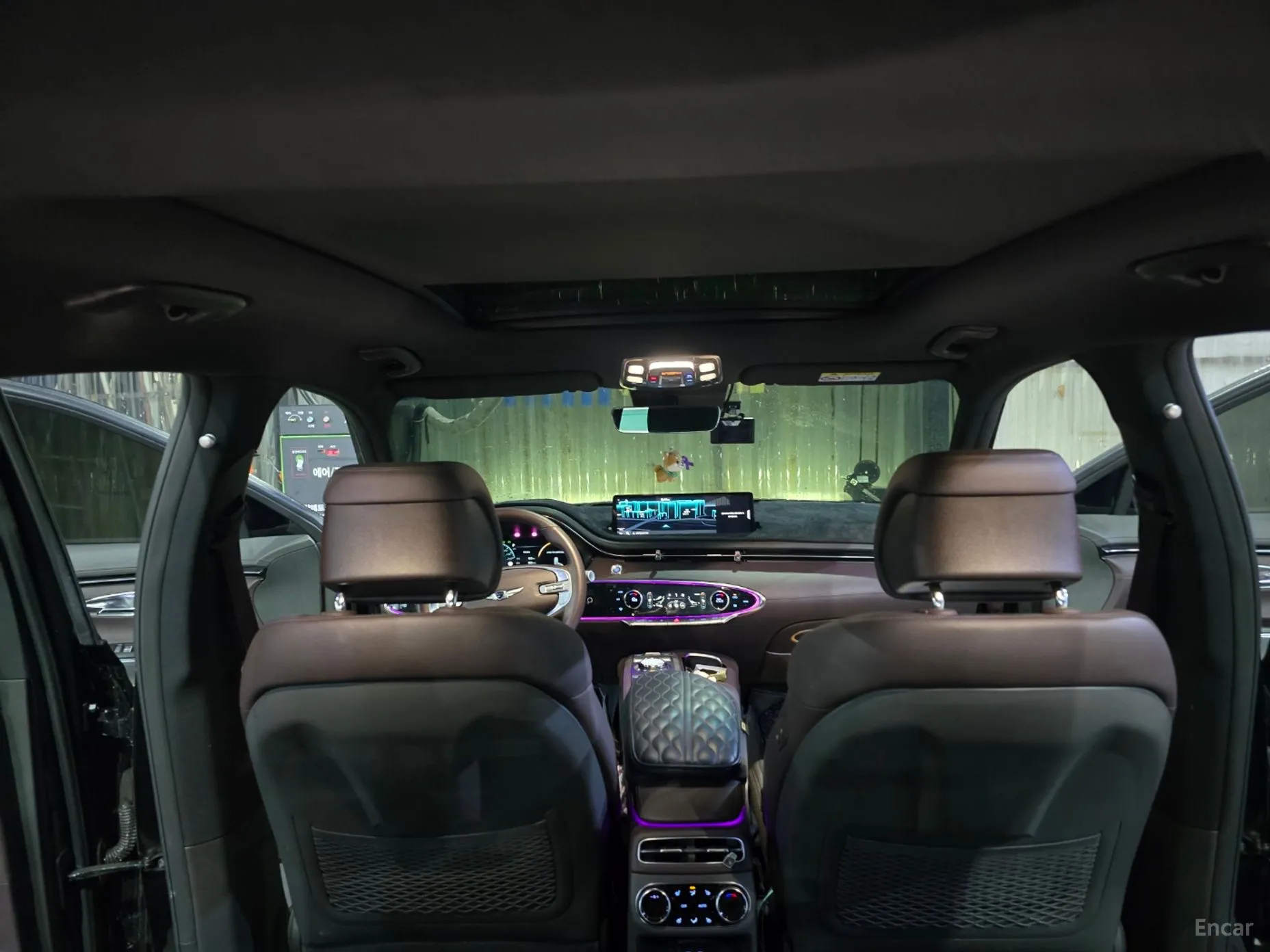 Genesis GV70 превью 15