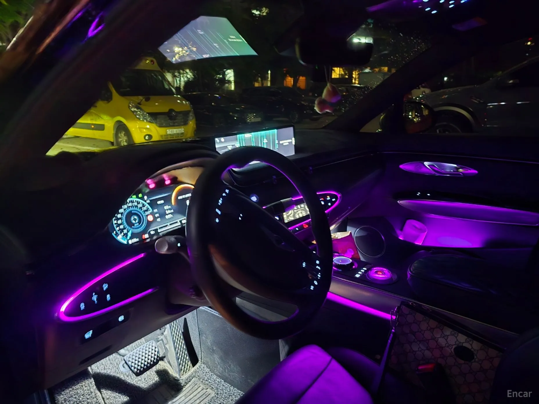Genesis GV70 превью 9