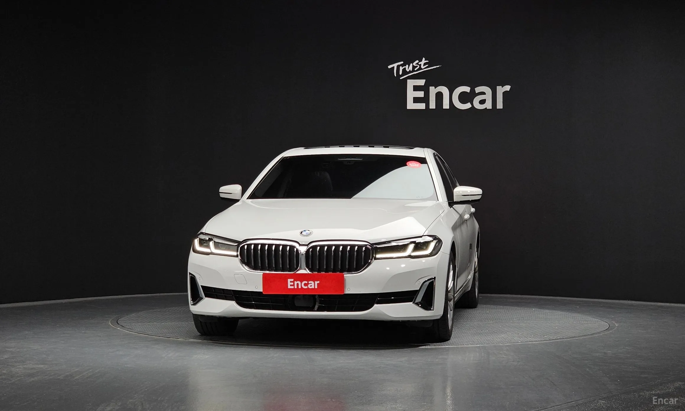 BMW 5 Series (G30) превью 2