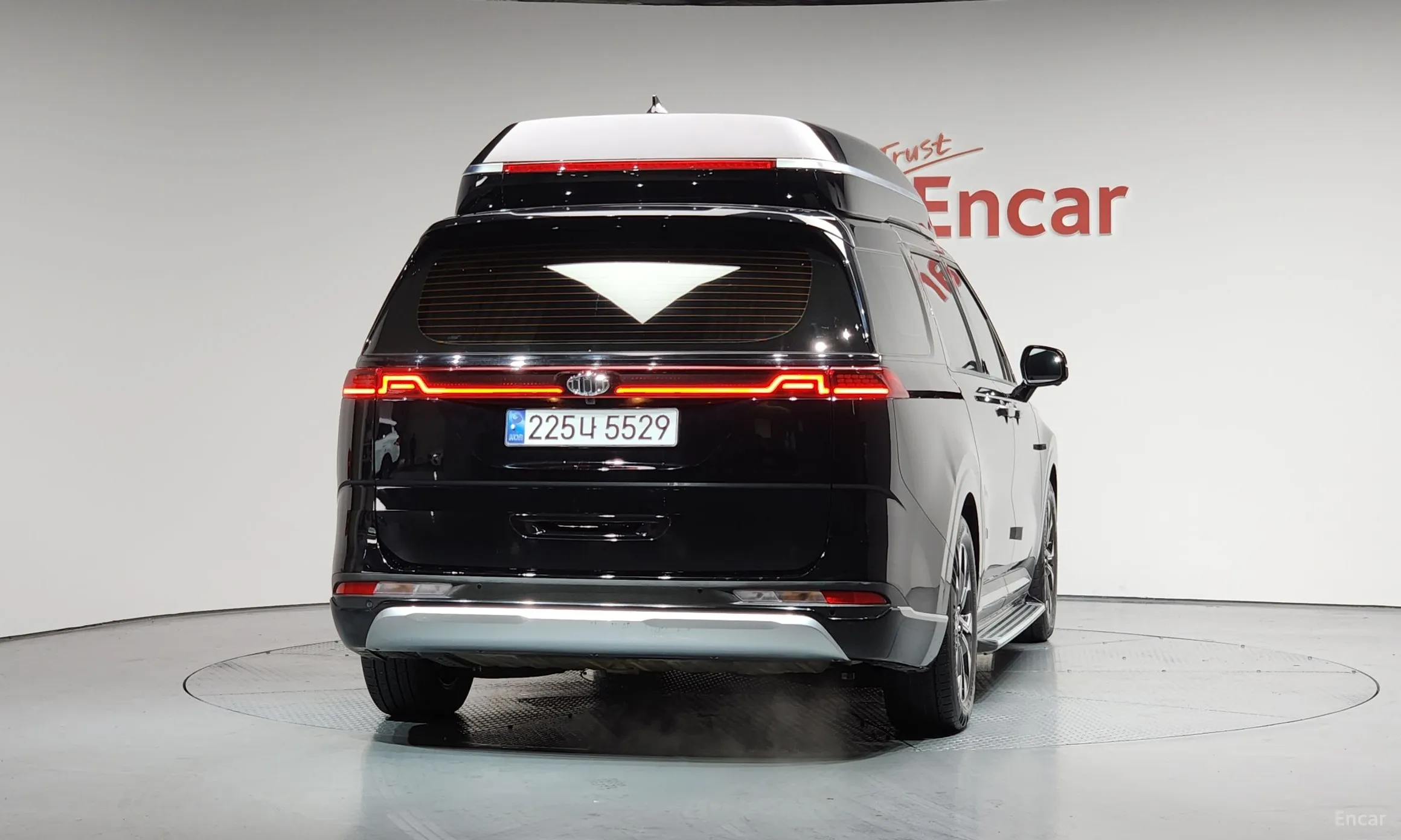 Kia Carnival Gen 4 превью 3