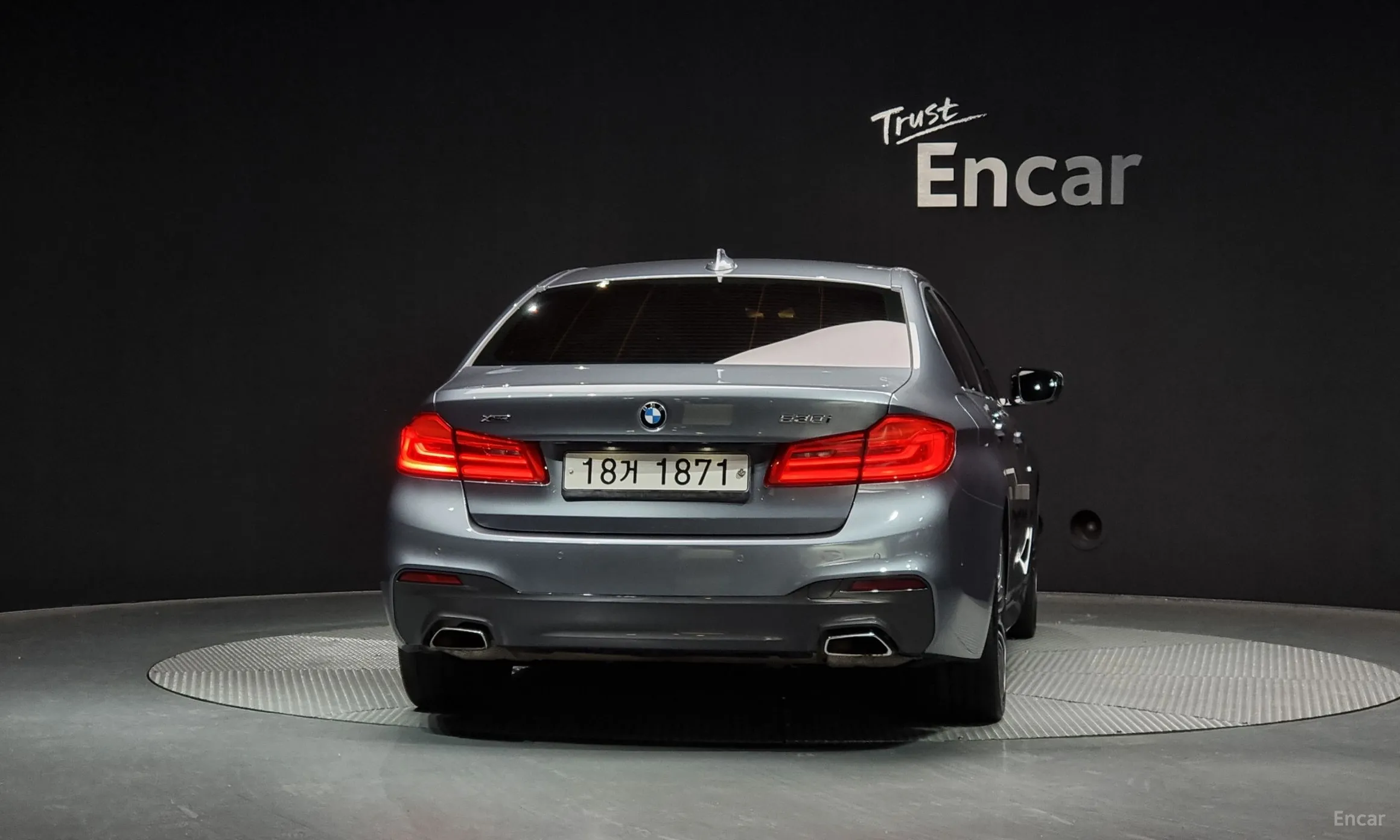 BMW 5 Series (G30) превью 3