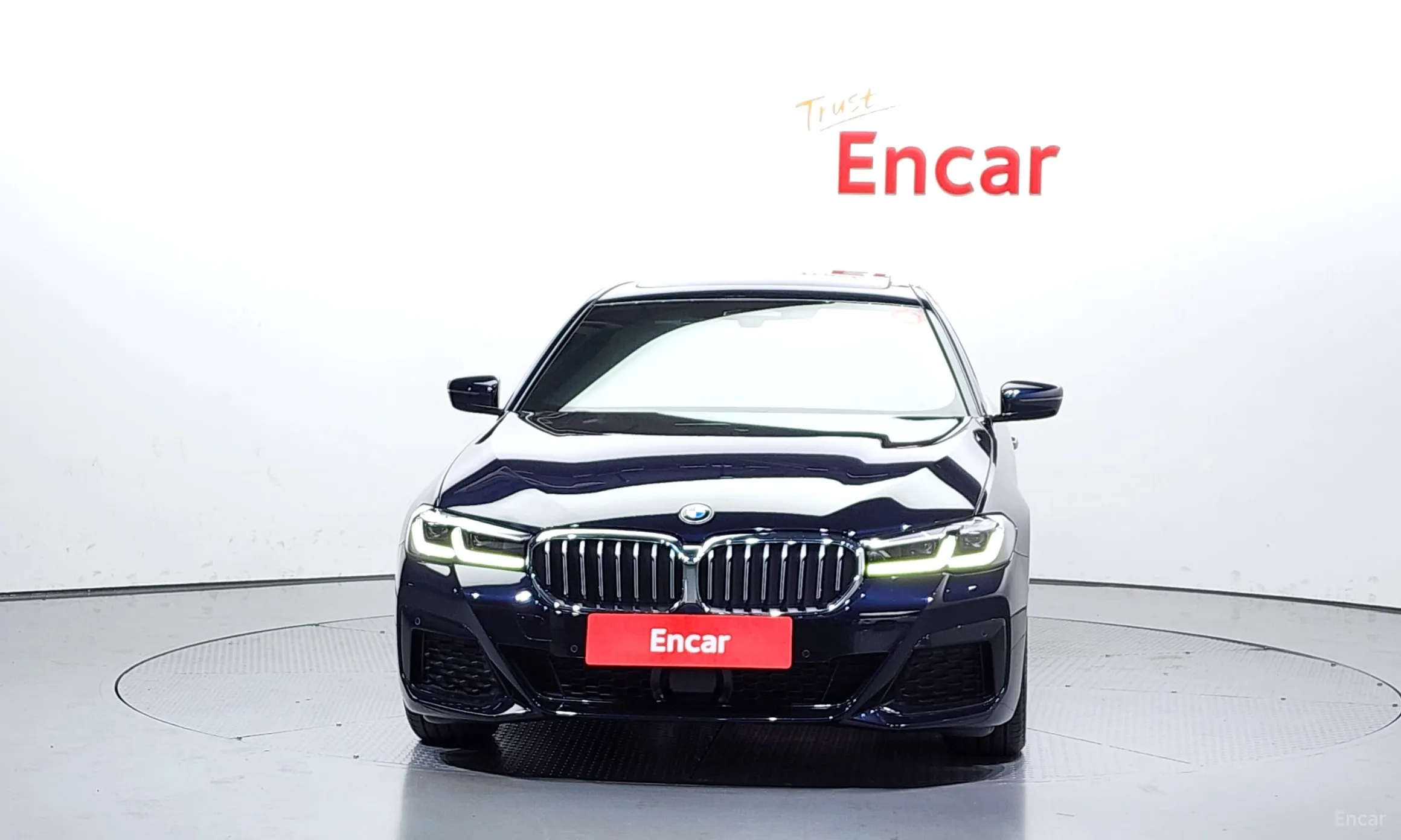 BMW 5 Series (G30) превью 2