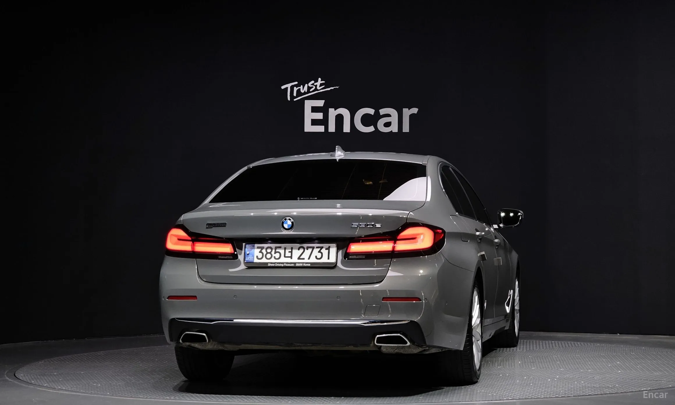 BMW 5 Series (G30) превью 3