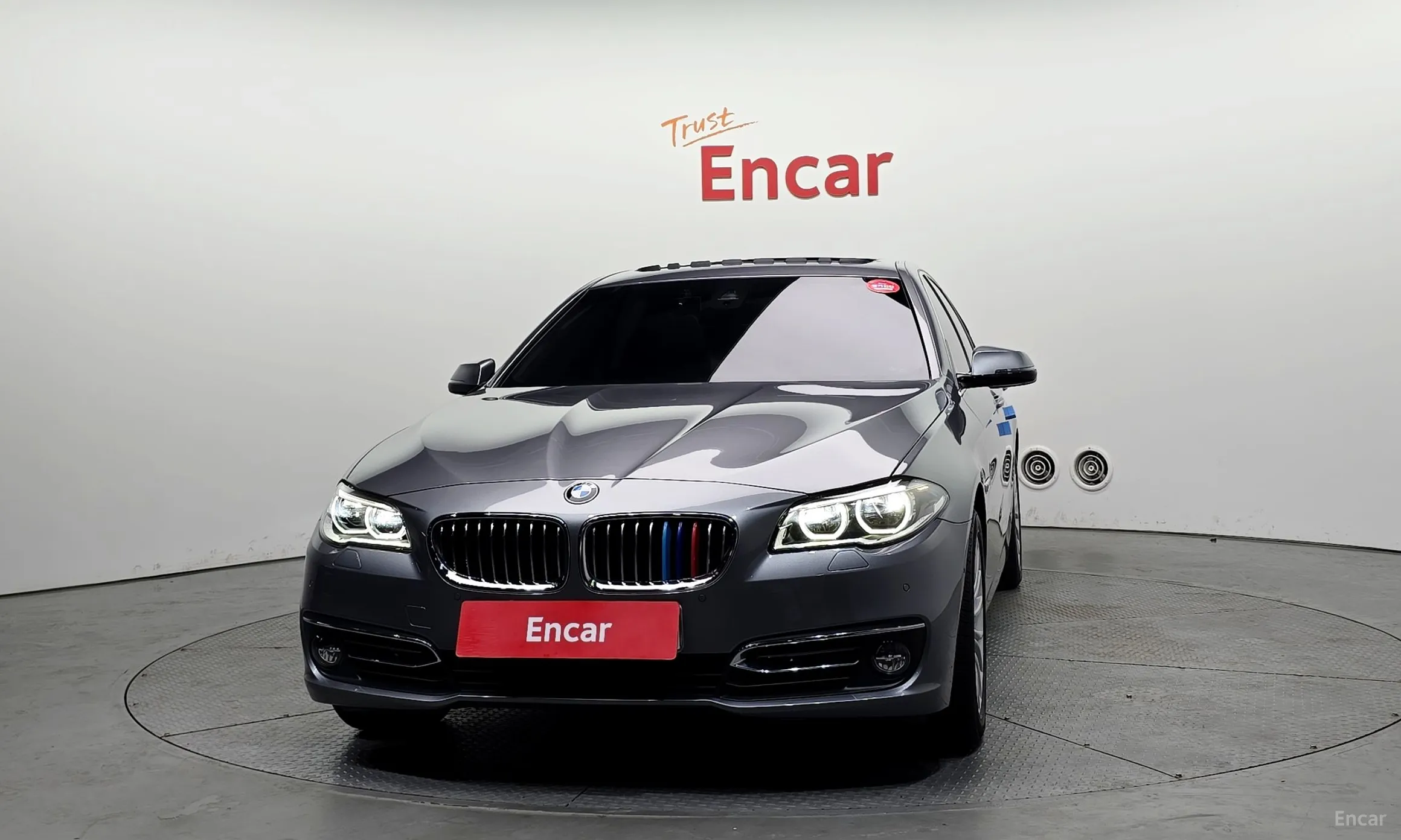 BMW 5 Series (F10) превью 2