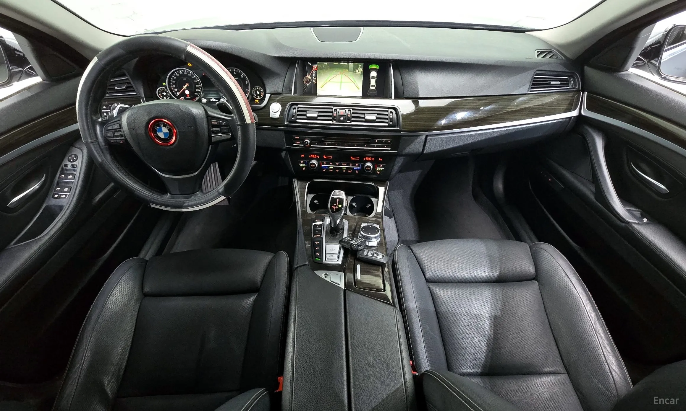 BMW 5 Series (F10) превью 4