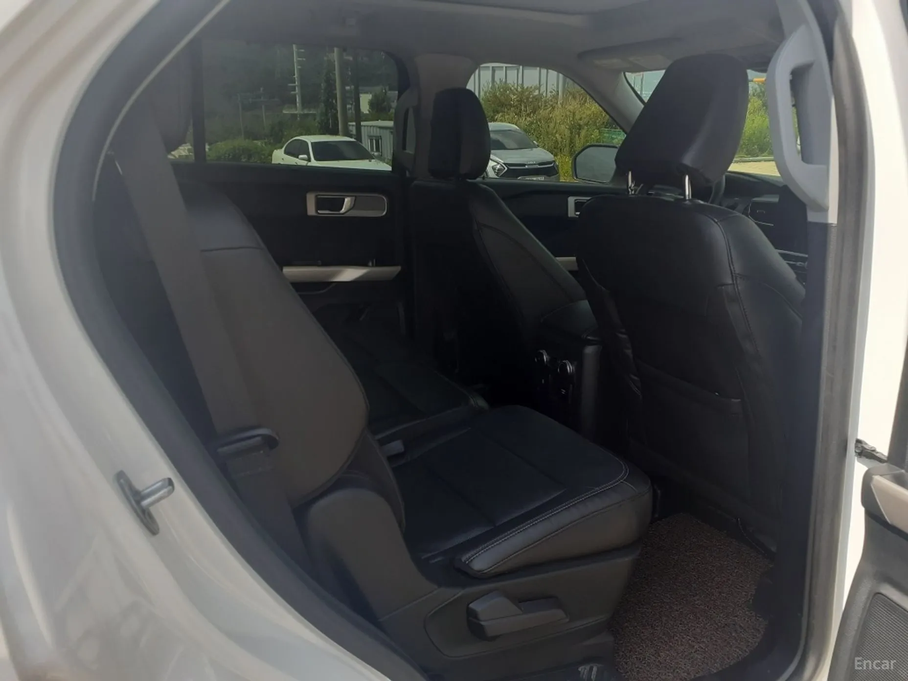 Ford Explorer 6th Generation превью 16
