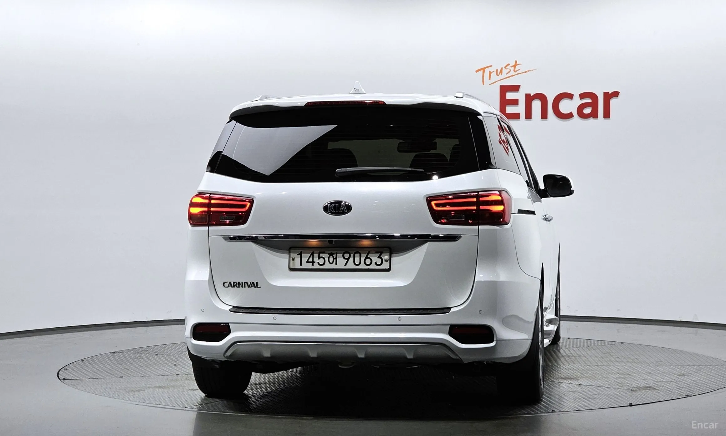 Kia Carnival превью 3