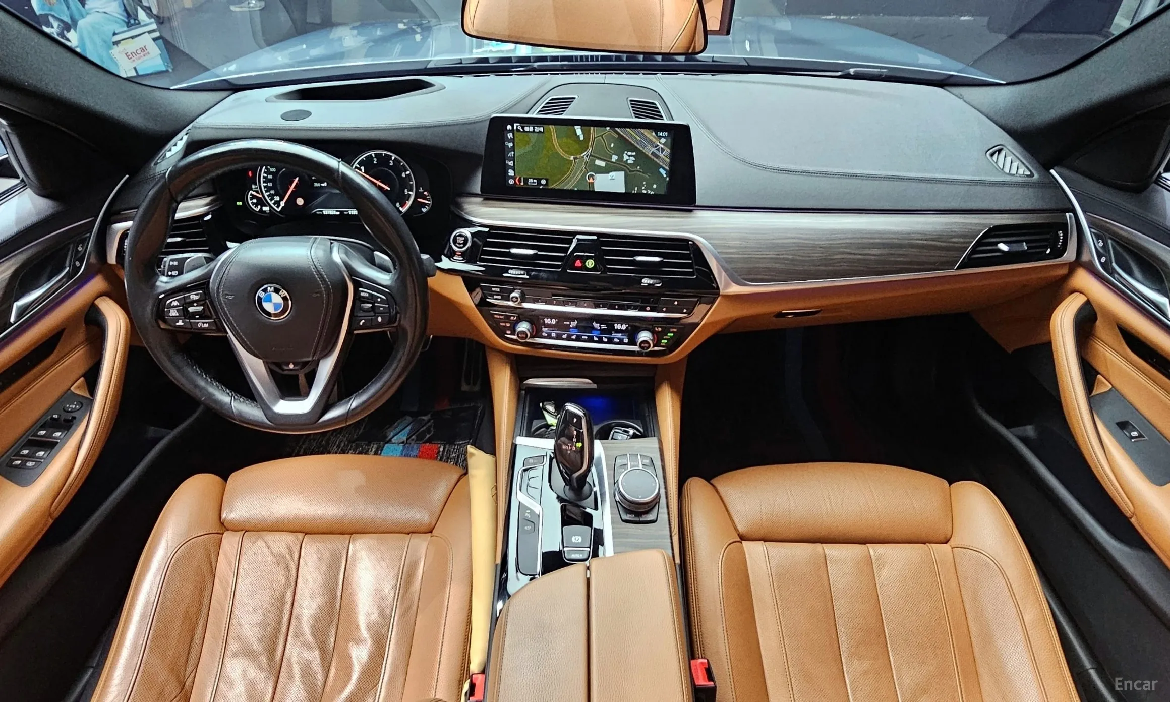 BMW 5 Series (G30) превью 4