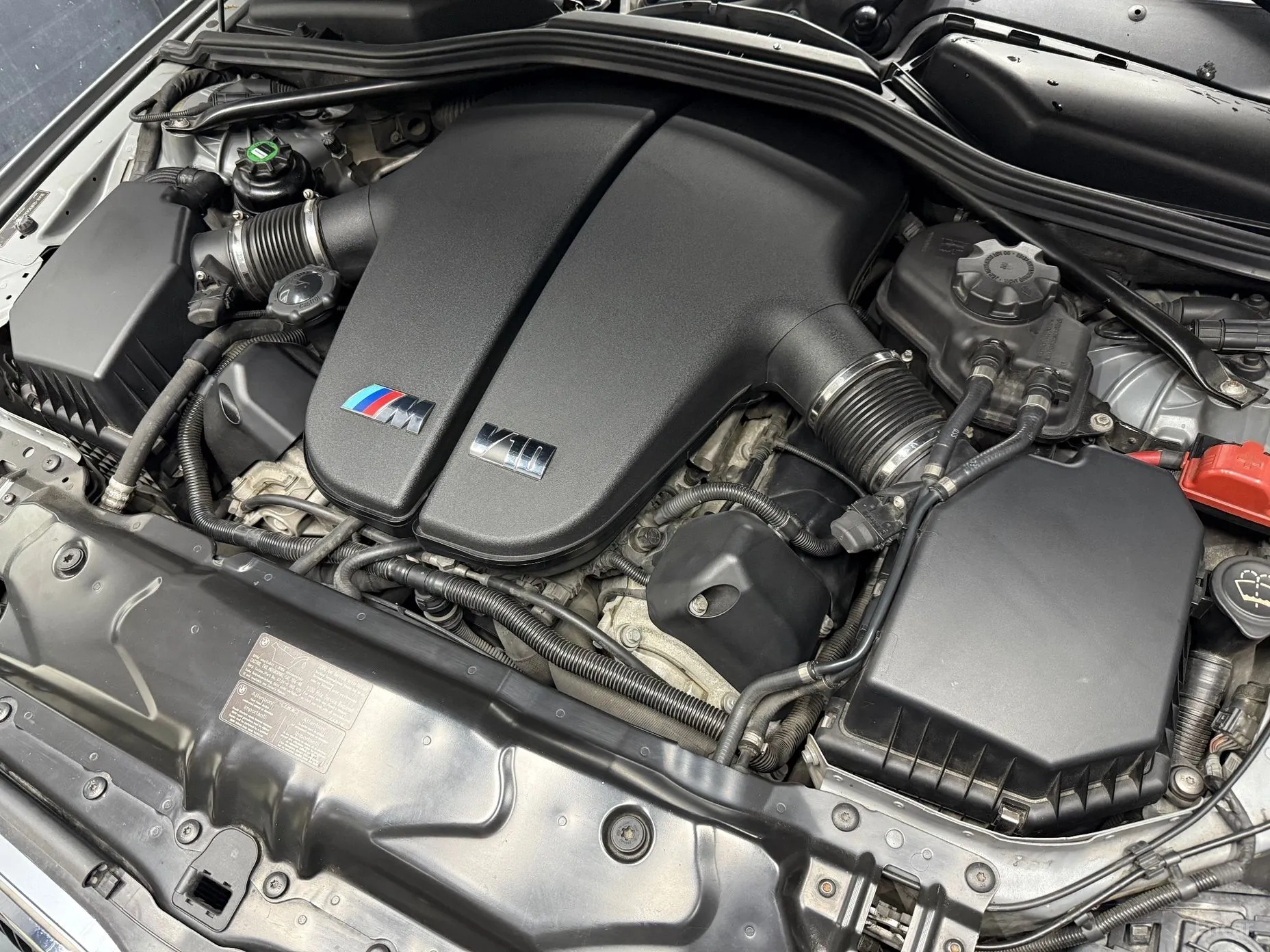 BMW M5 (E60)