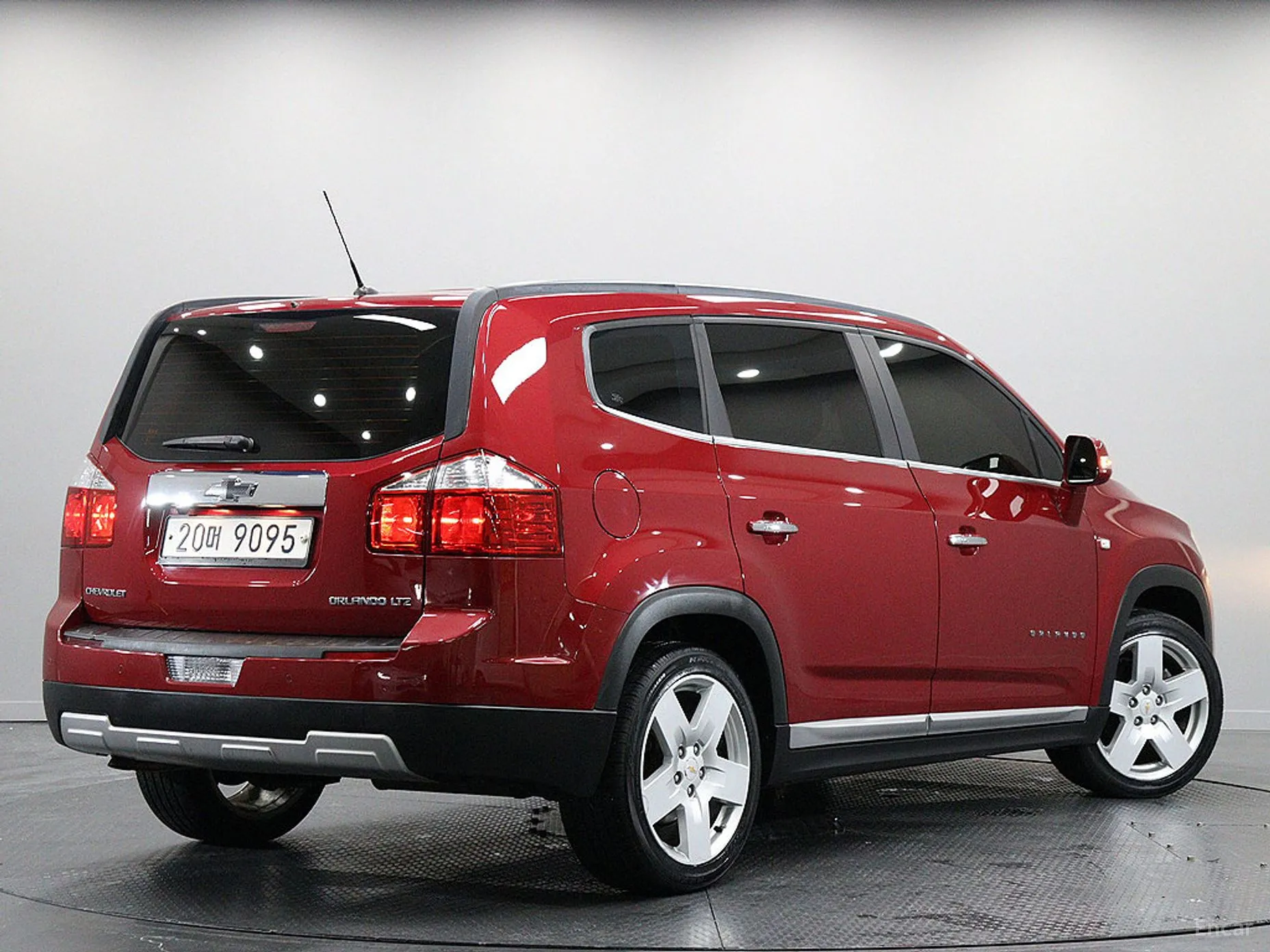 Chevrolet (GM Daewoo) Orlando превью 2