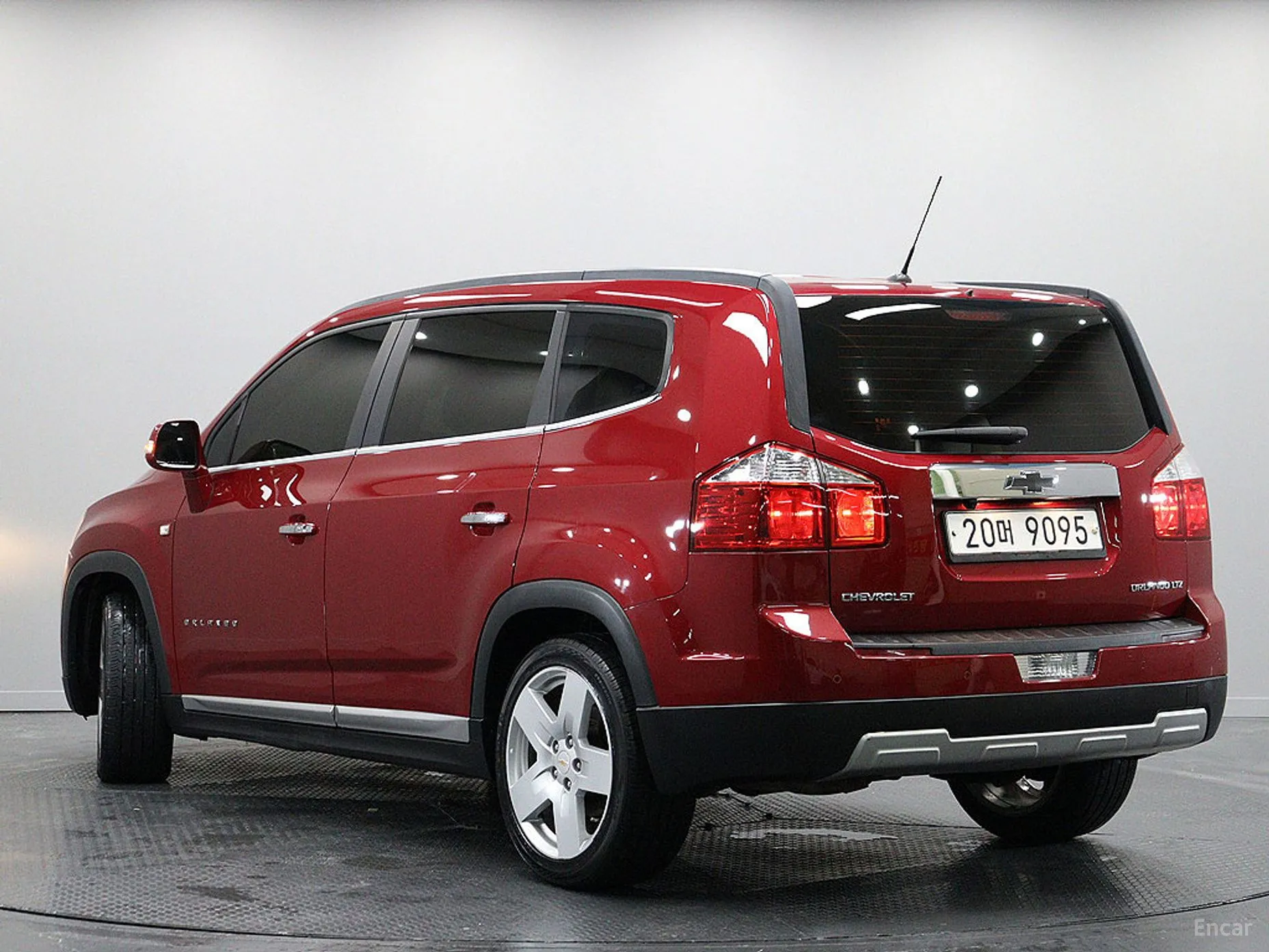 Chevrolet (GM Daewoo) Orlando превью 3