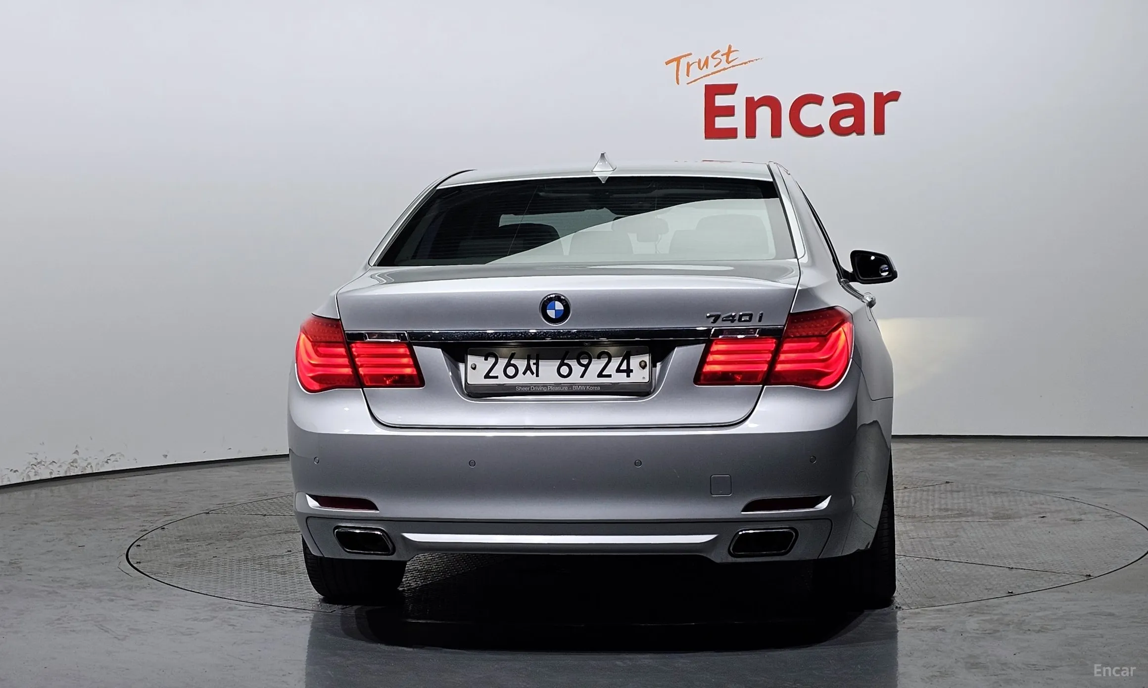 BMW 7 Series (F01) превью 3