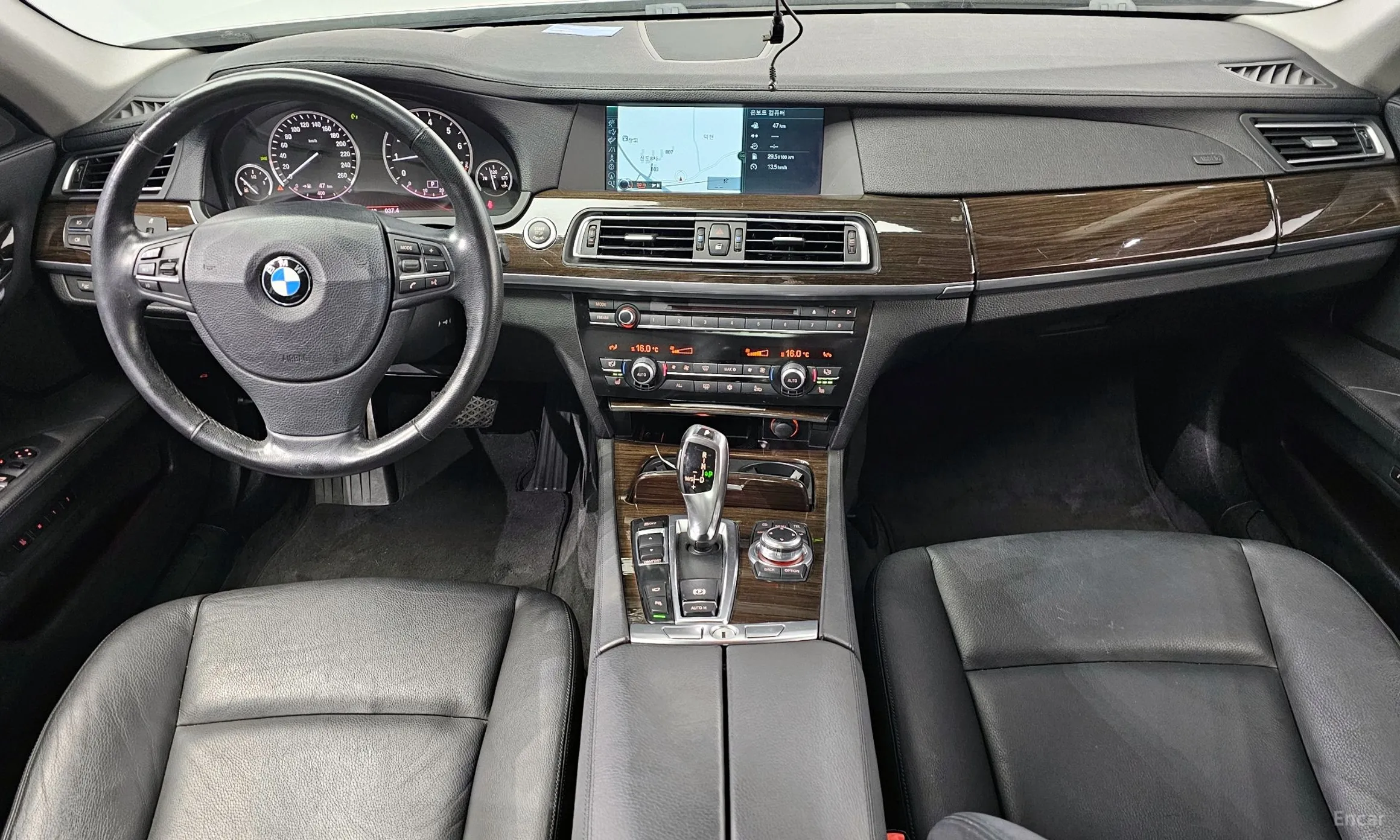 BMW 7 Series (F01) превью 4