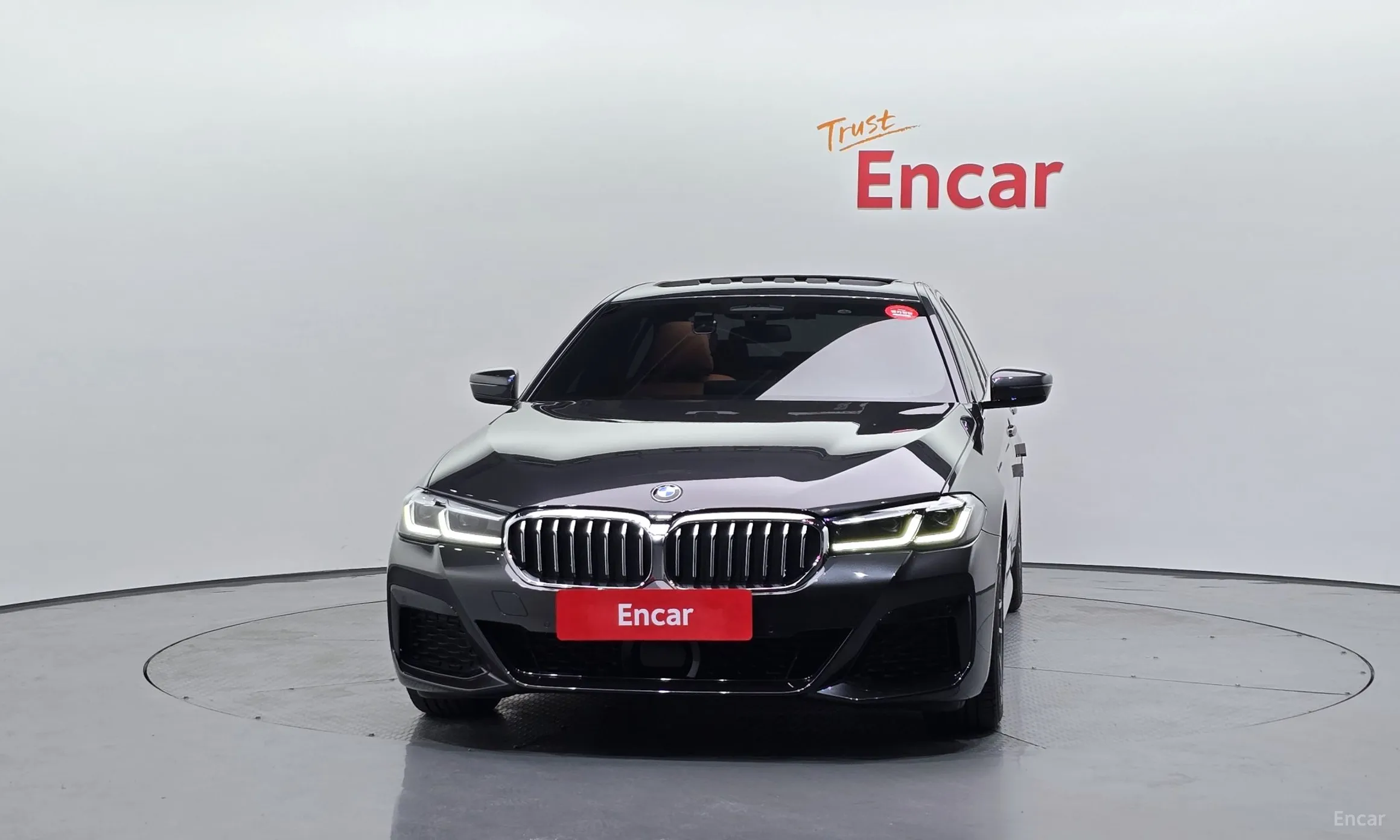 BMW 5 Series (G30) превью 2