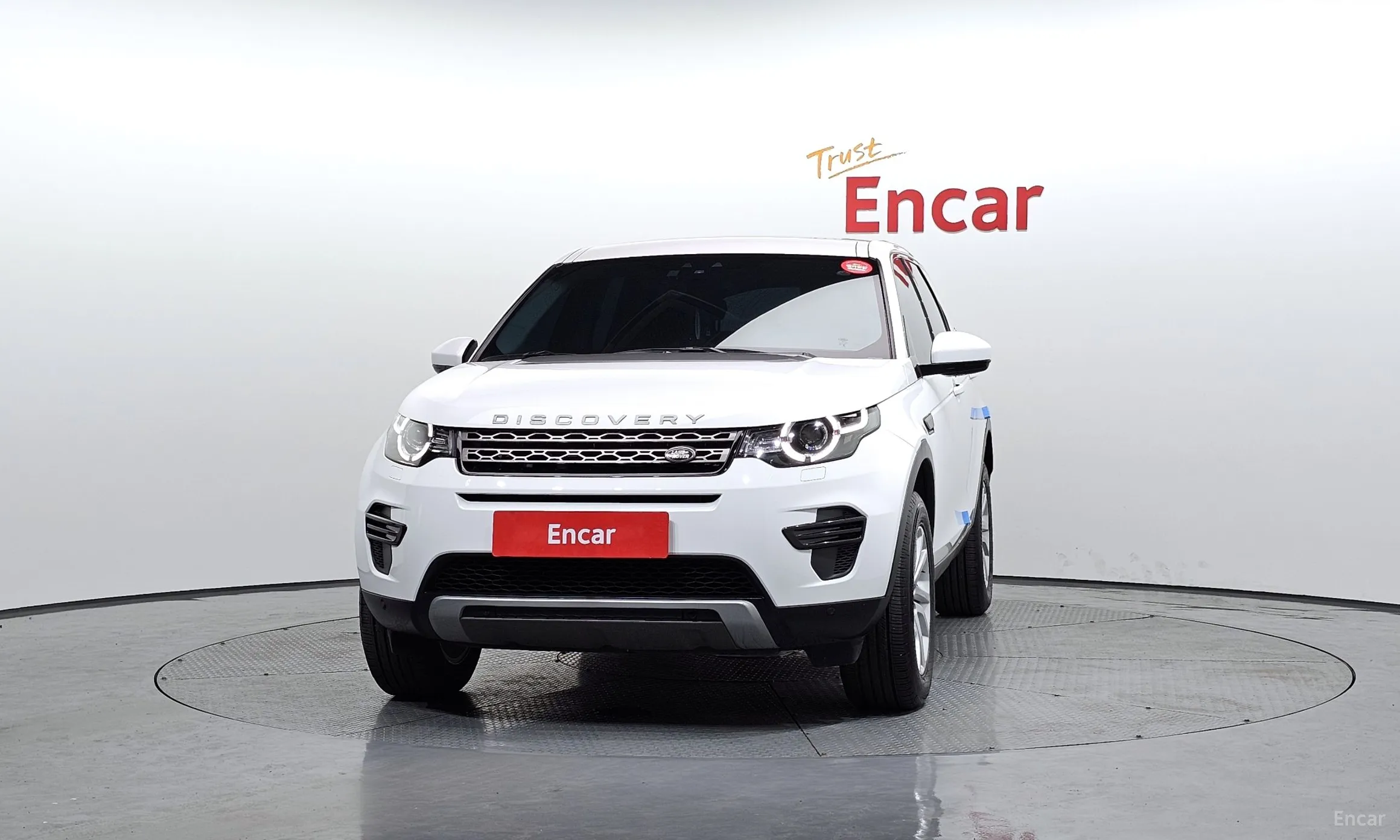 Land Rover Discovery Sports превью 2