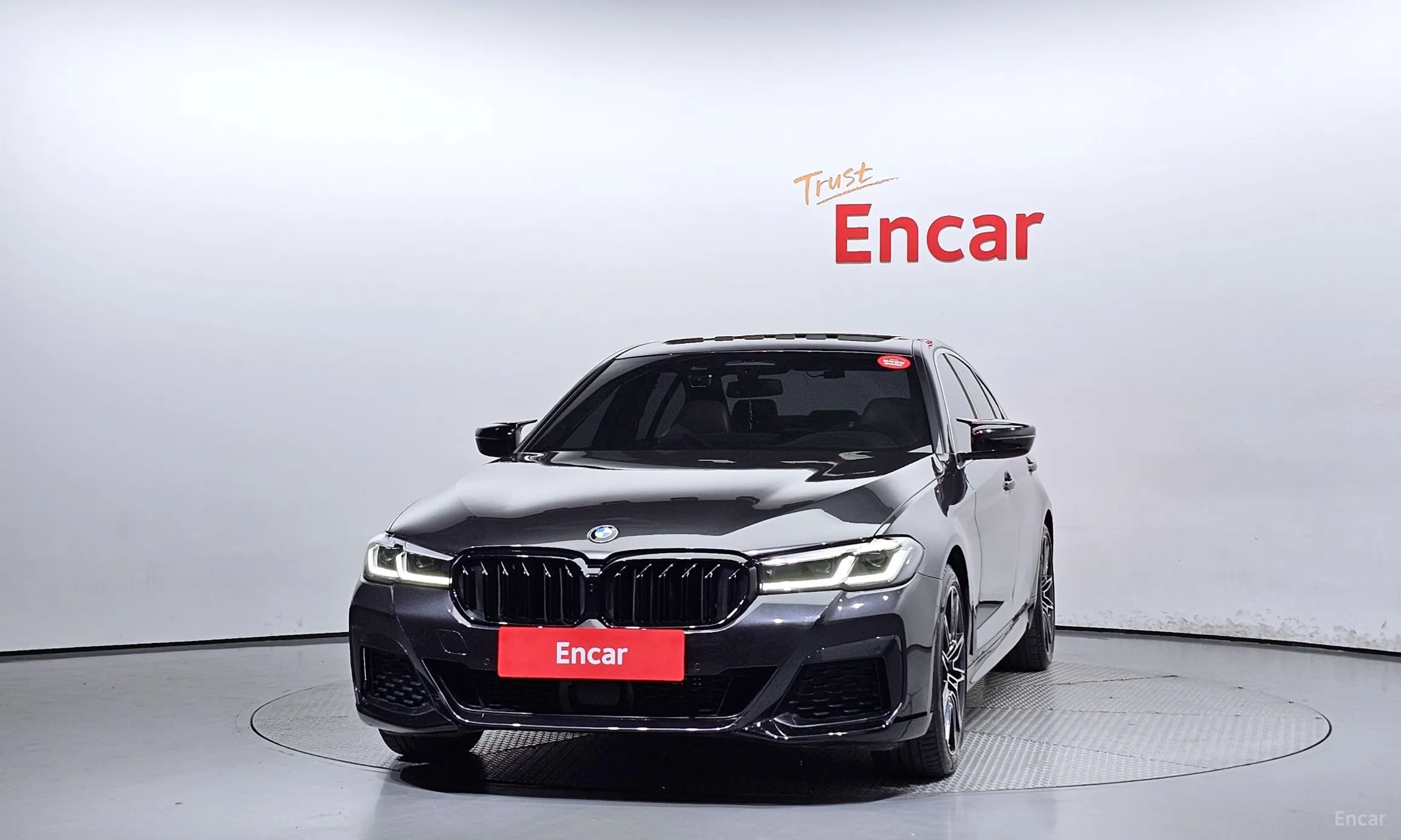 BMW 5 Series (G30) превью 2