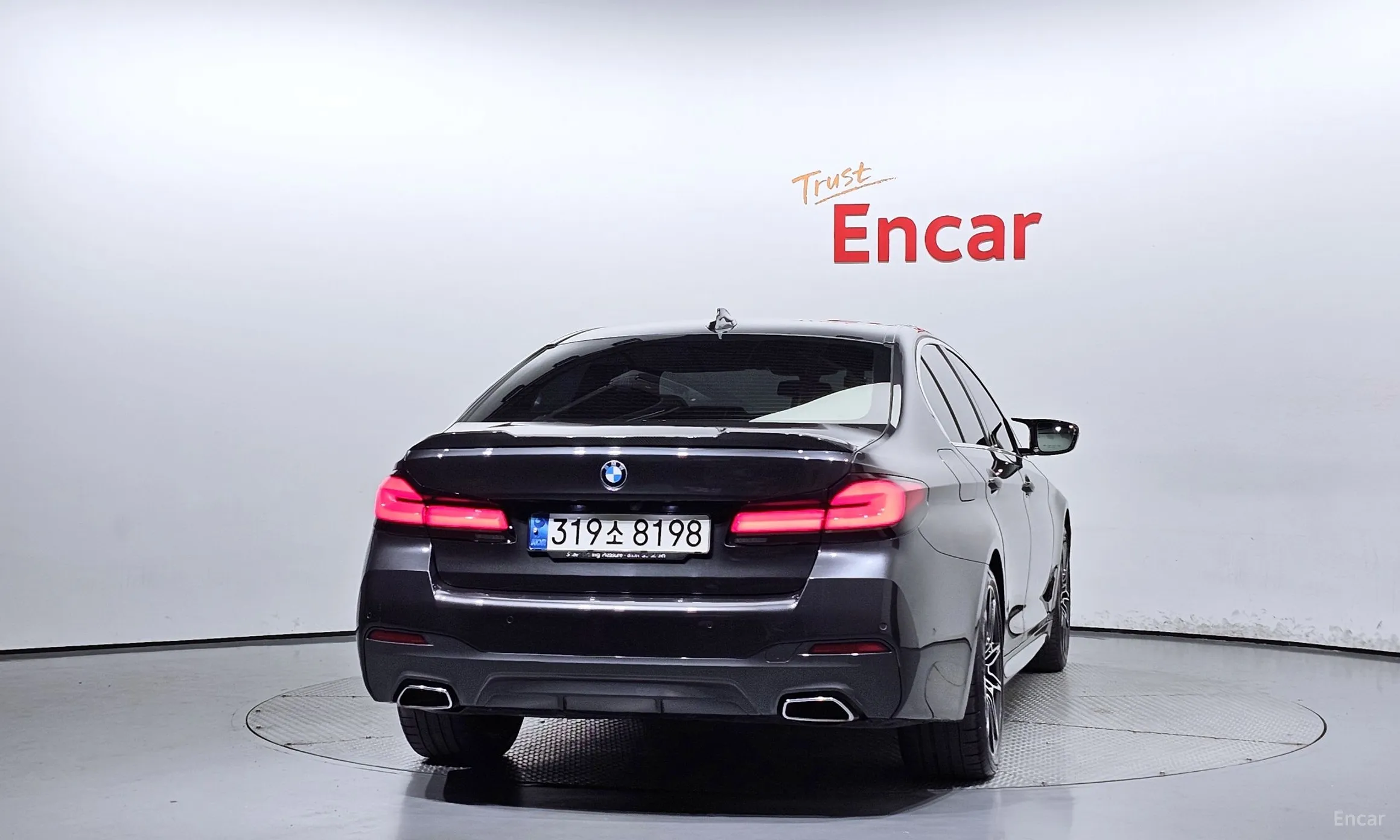 BMW 5 Series (G30) превью 3