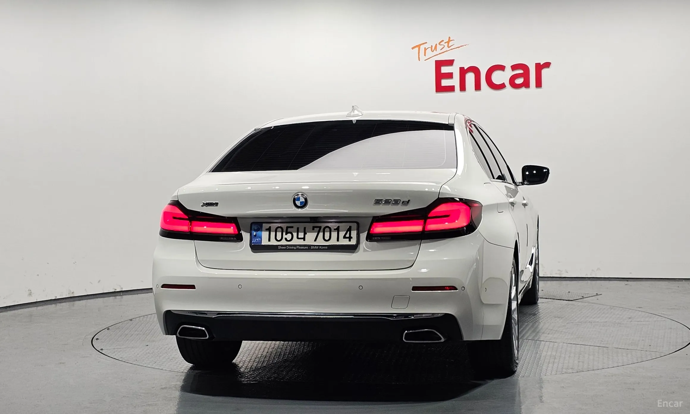 BMW 5 Series (G30) превью 3