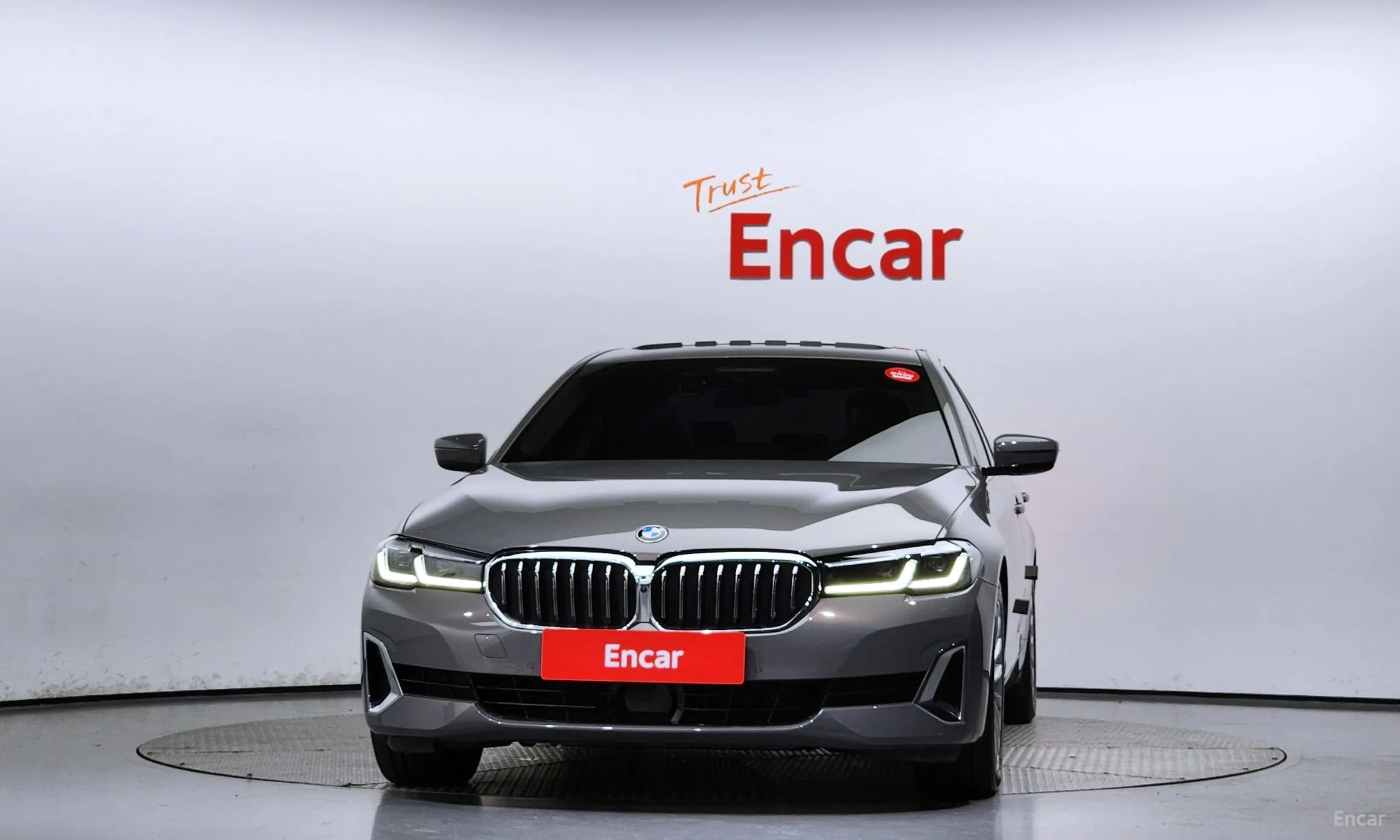 BMW 5 Series (G30) превью 2