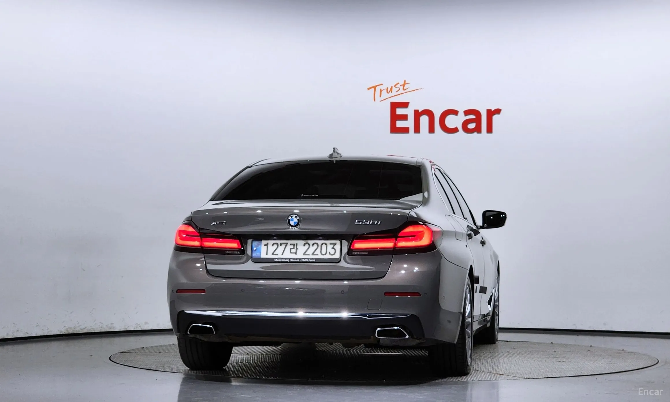 BMW 5 Series (G30) превью 3