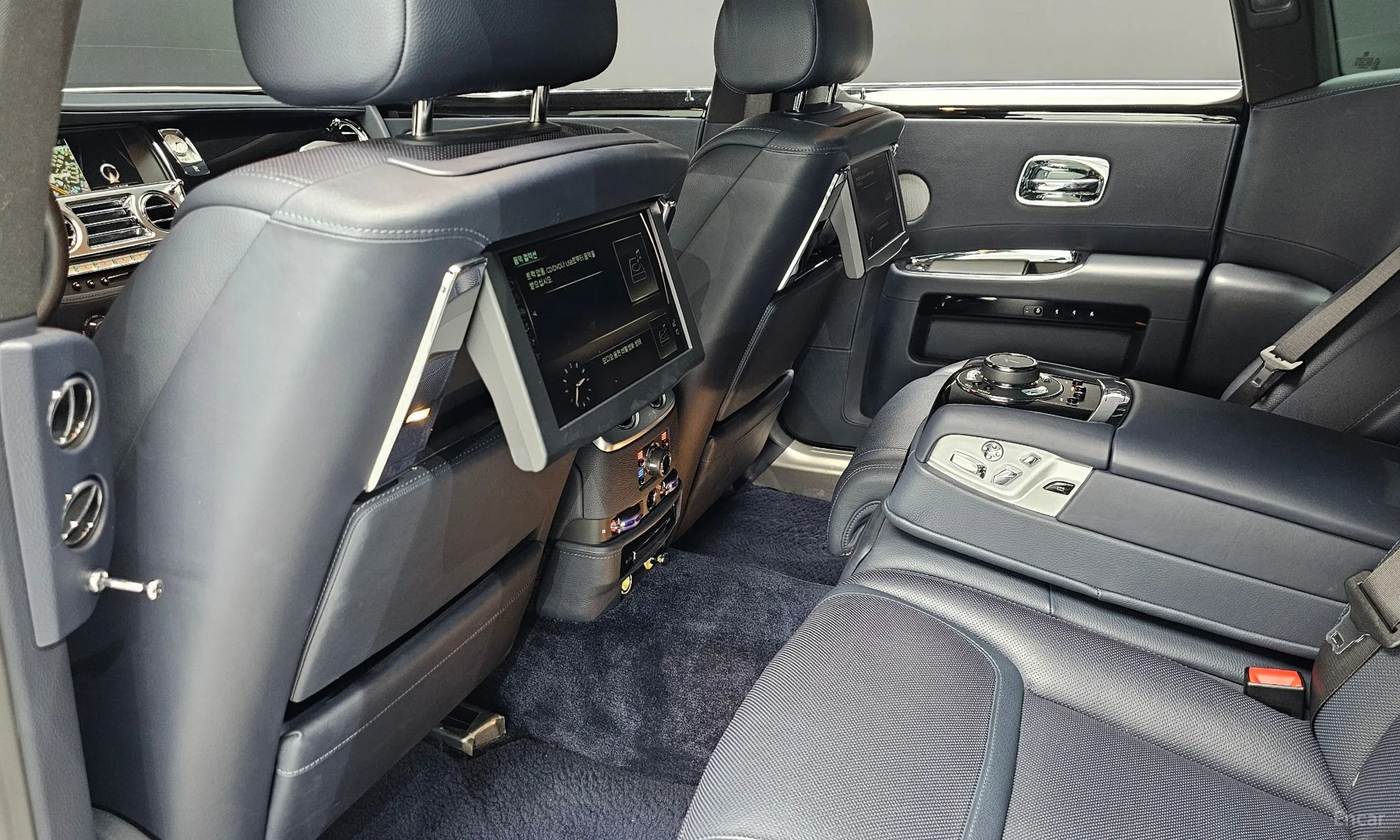Rolls-Royce Ghost превью 12