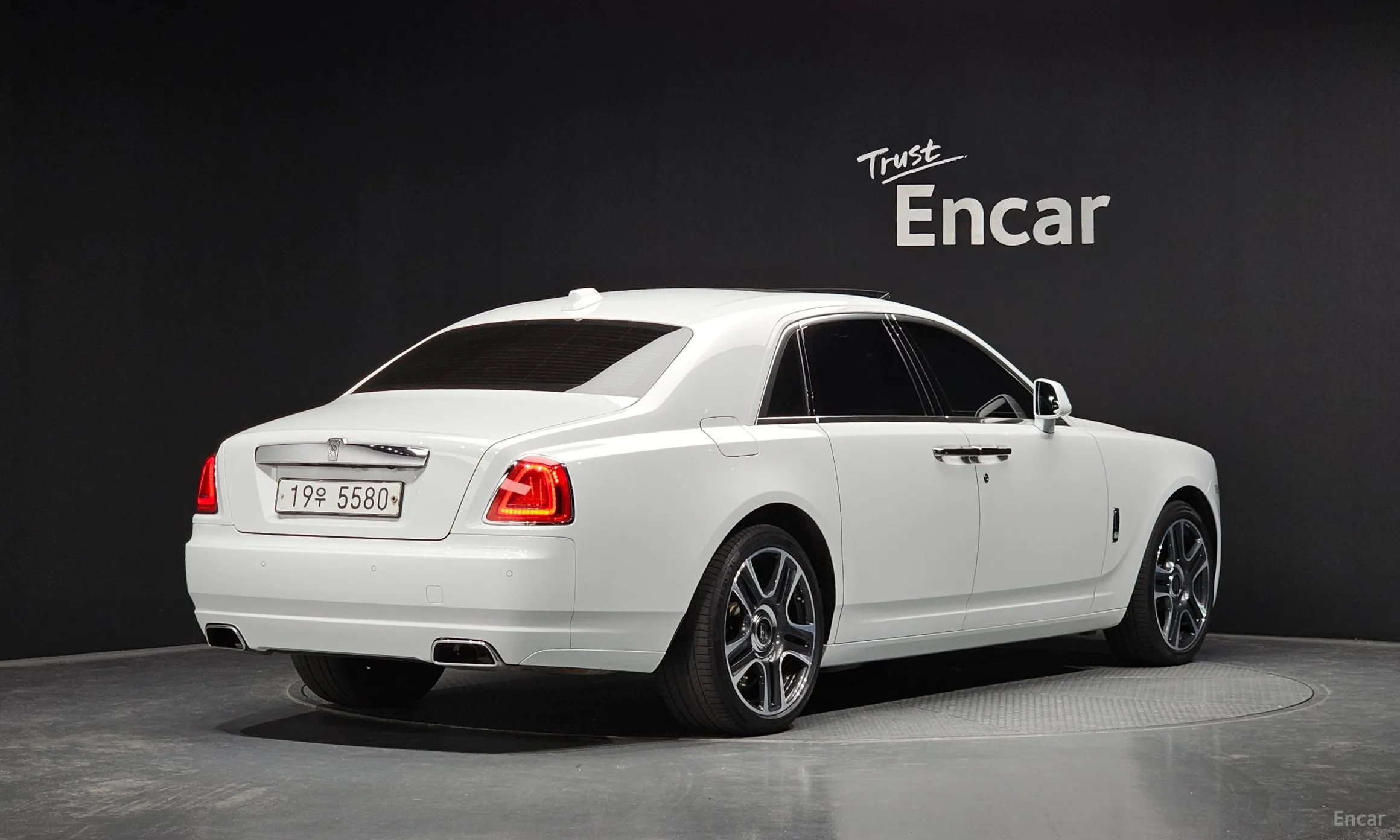 Rolls-Royce Ghost превью 2