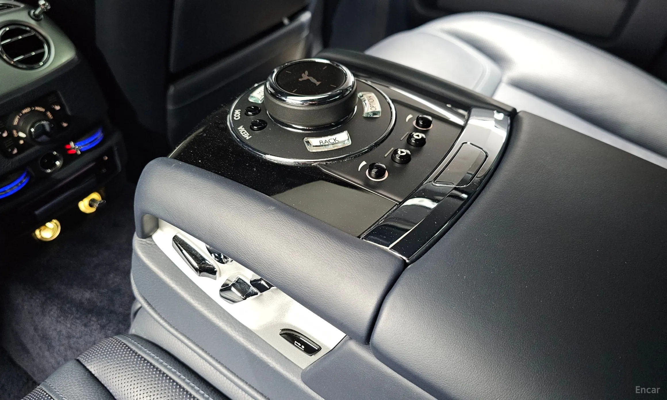 Rolls-Royce Ghost превью 17
