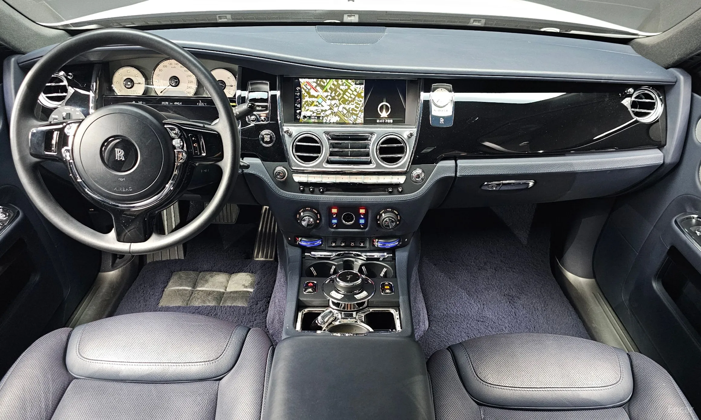 Rolls-Royce Ghost превью 7