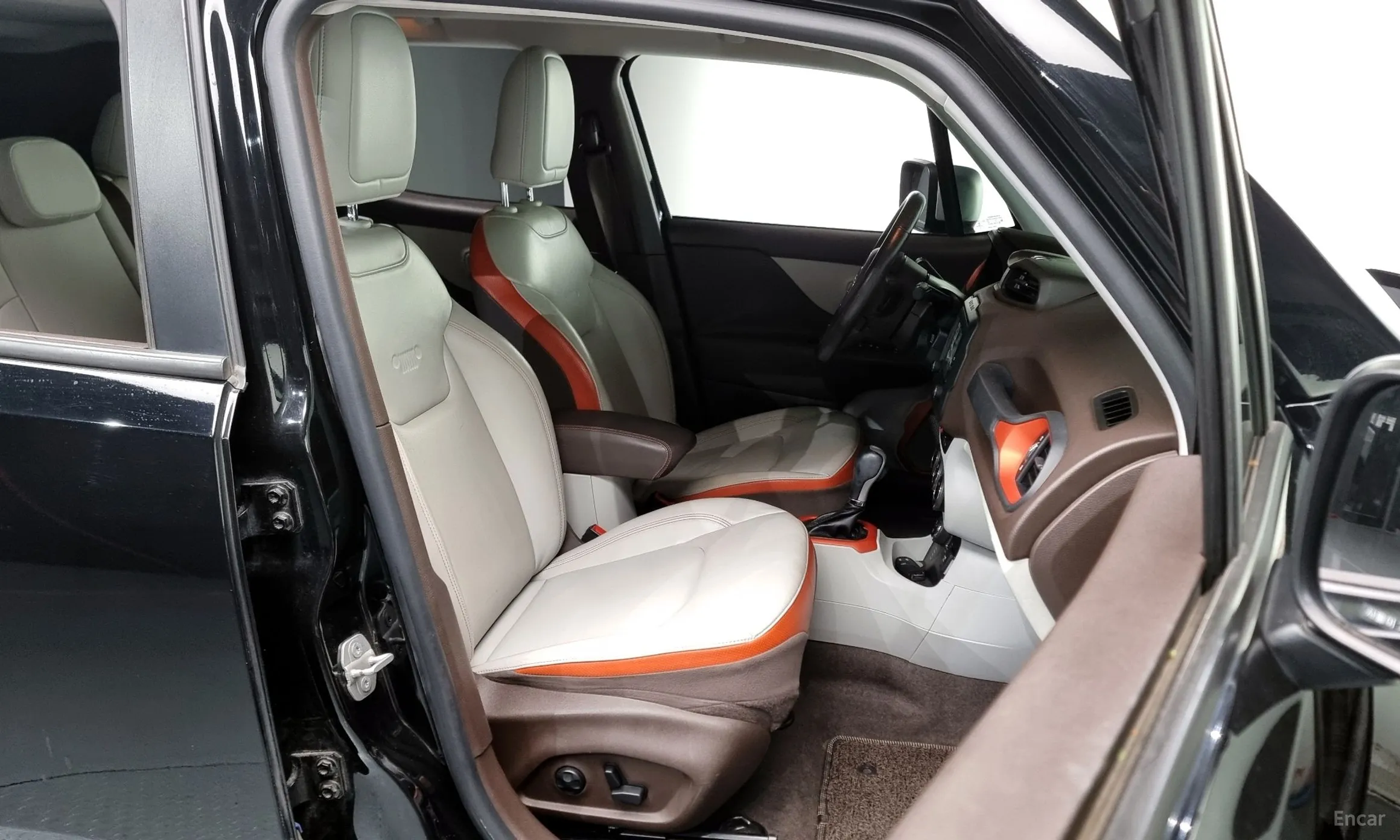 Jeep Renegade превью 10