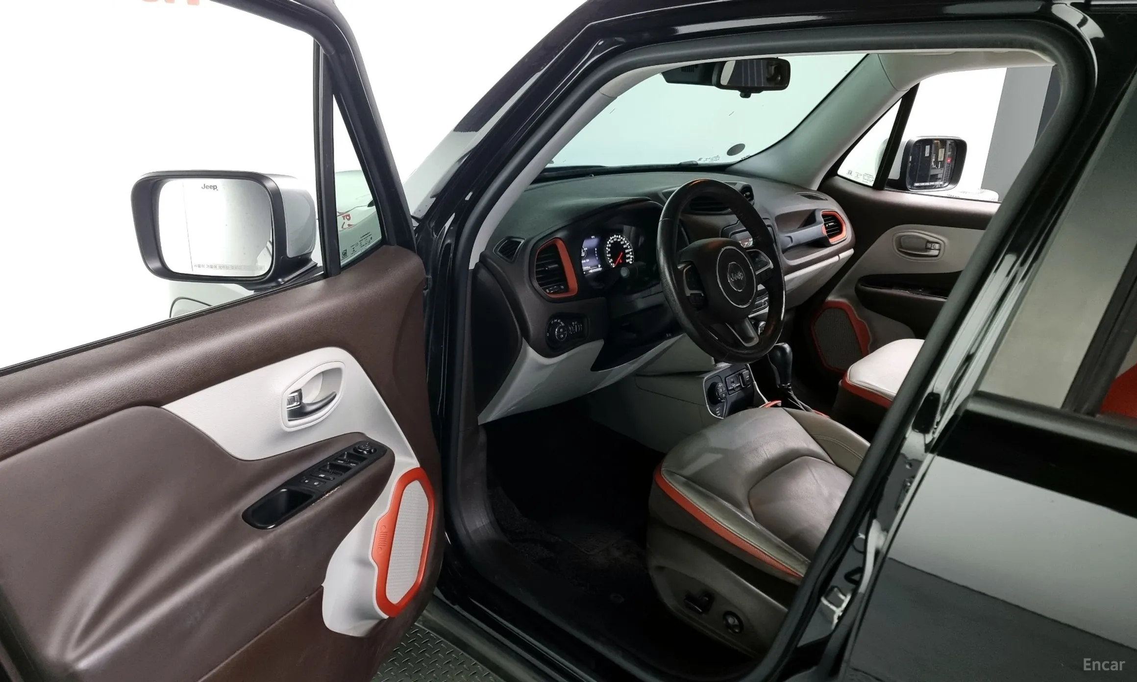 Jeep Renegade превью 11