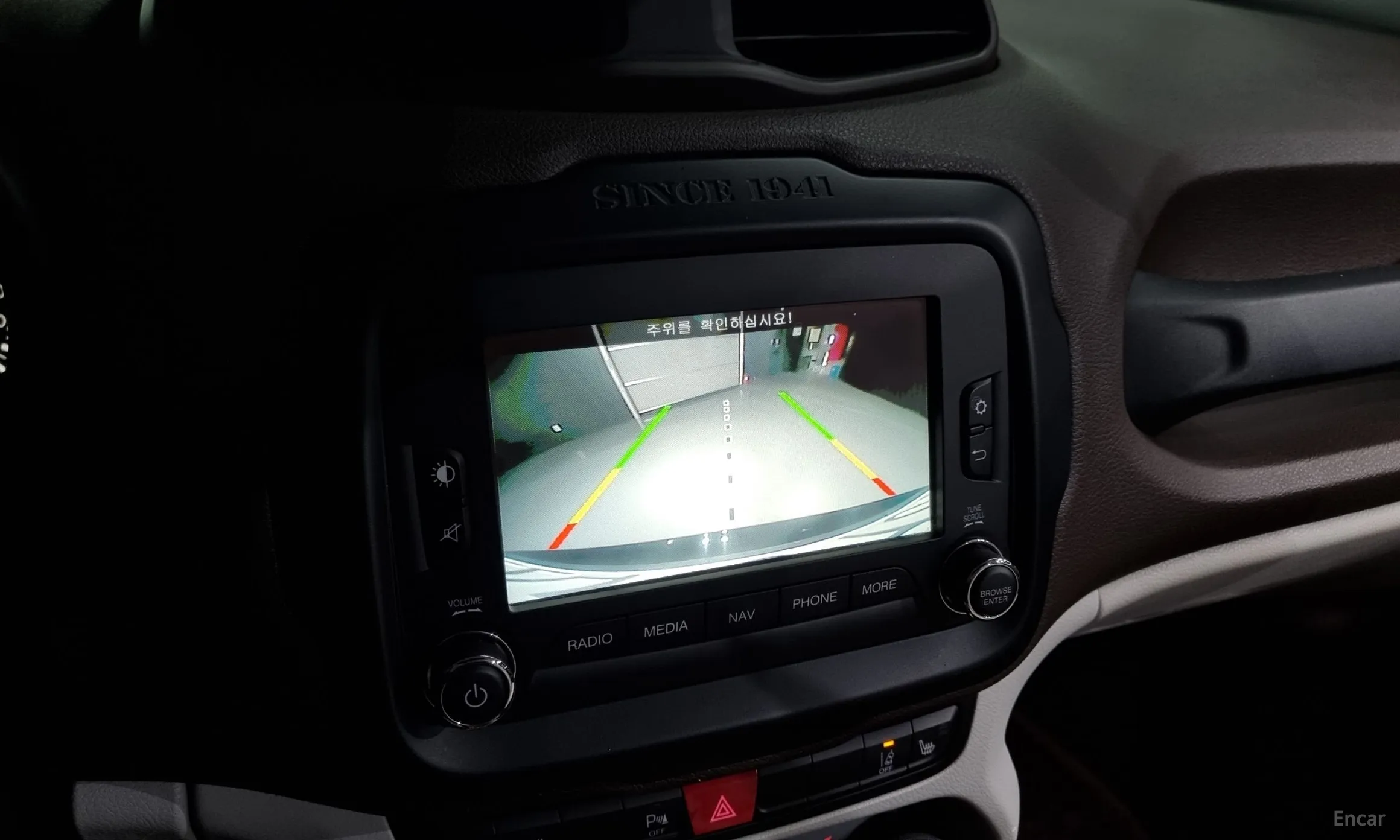Jeep Renegade превью 15