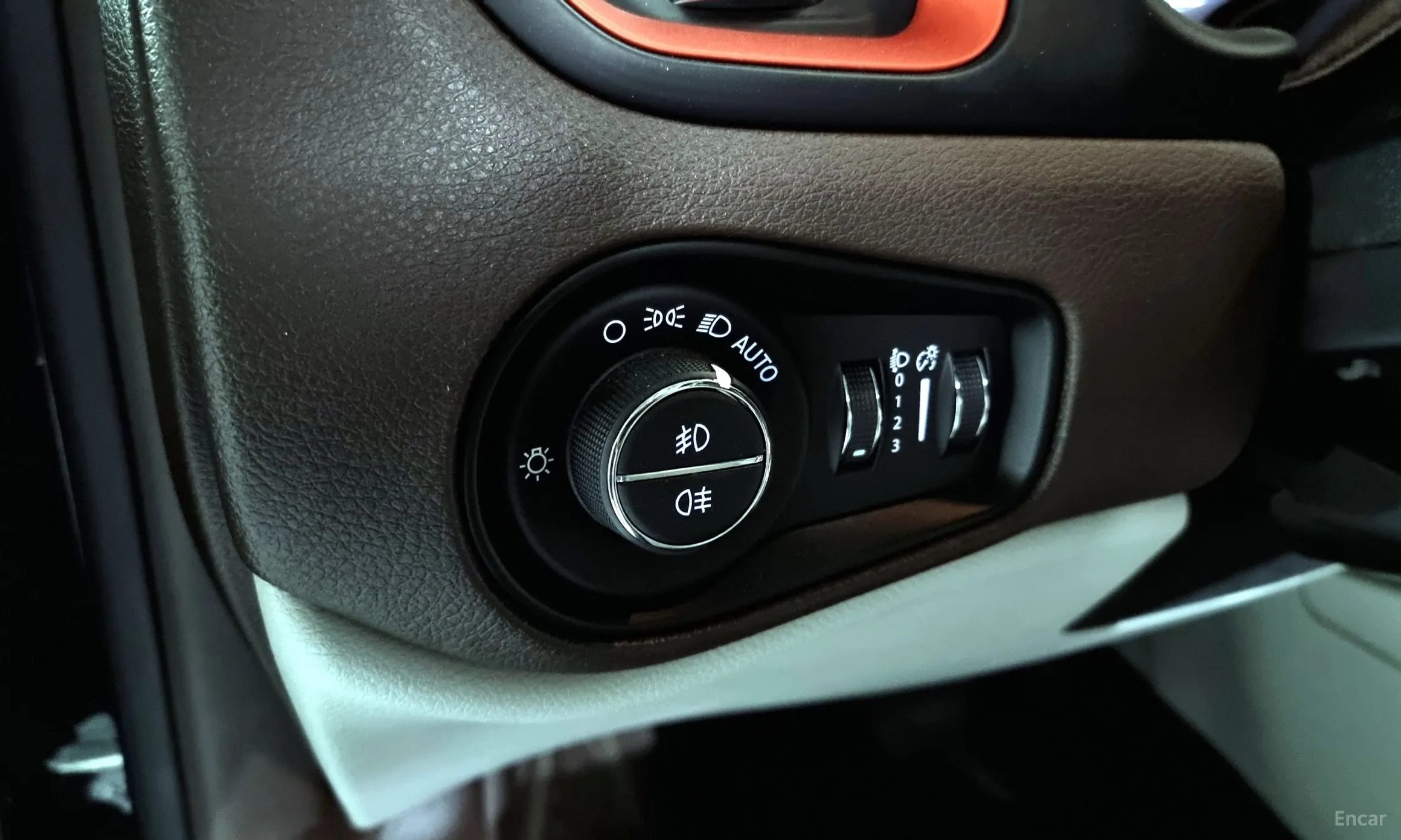 Jeep Renegade превью 18