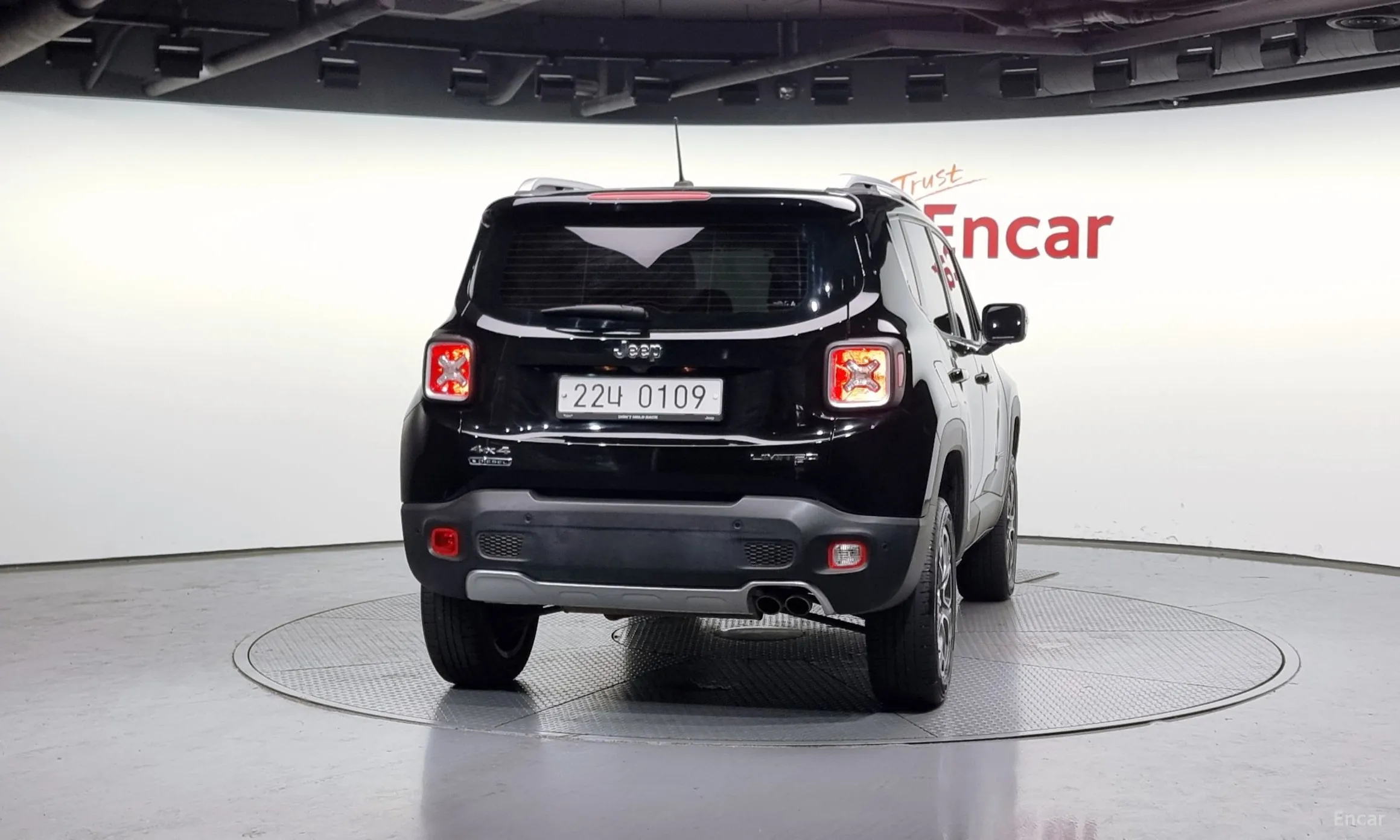 Jeep Renegade превью 4