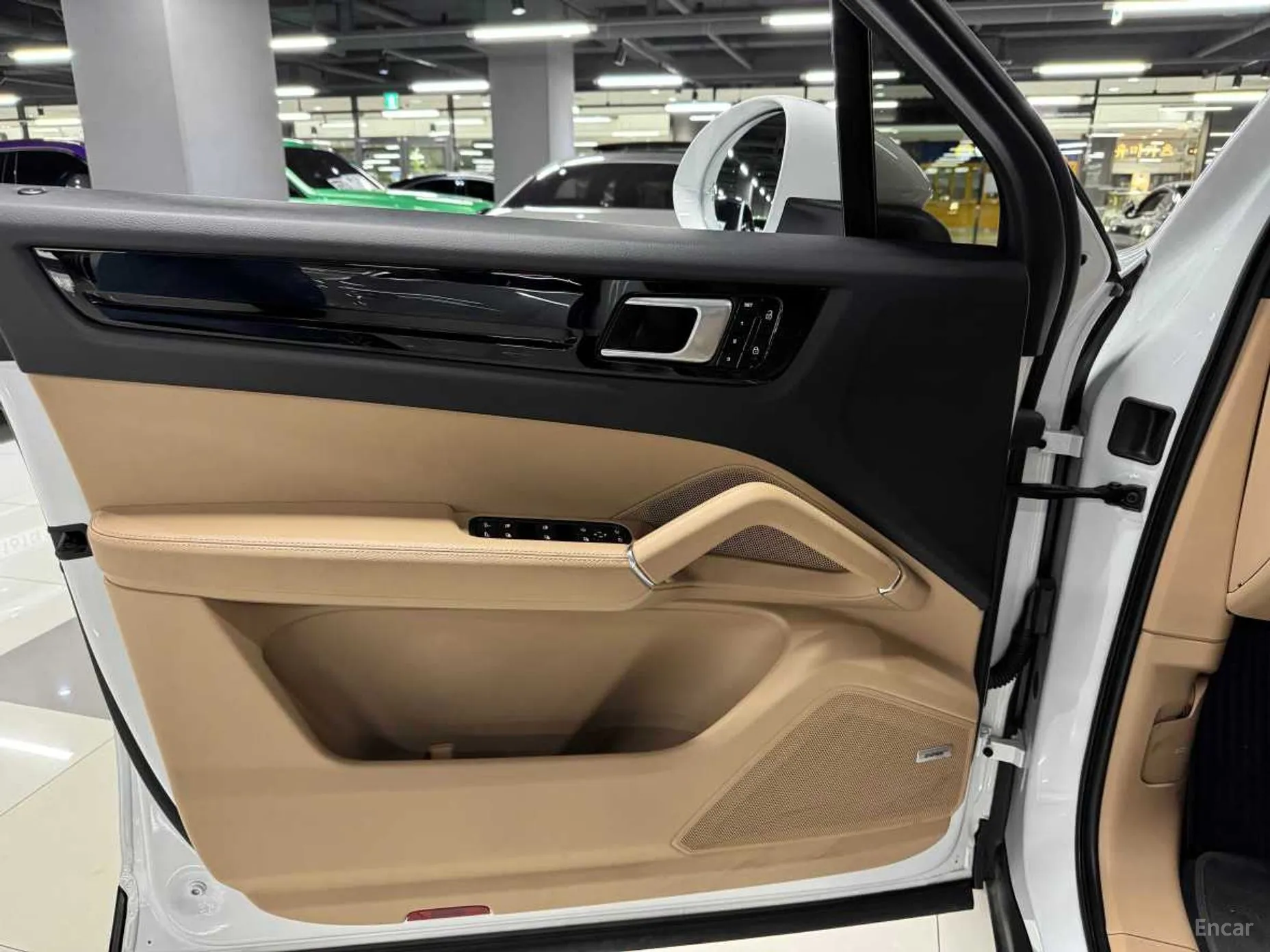 Porsche Cayenne (PO536) превью 4
