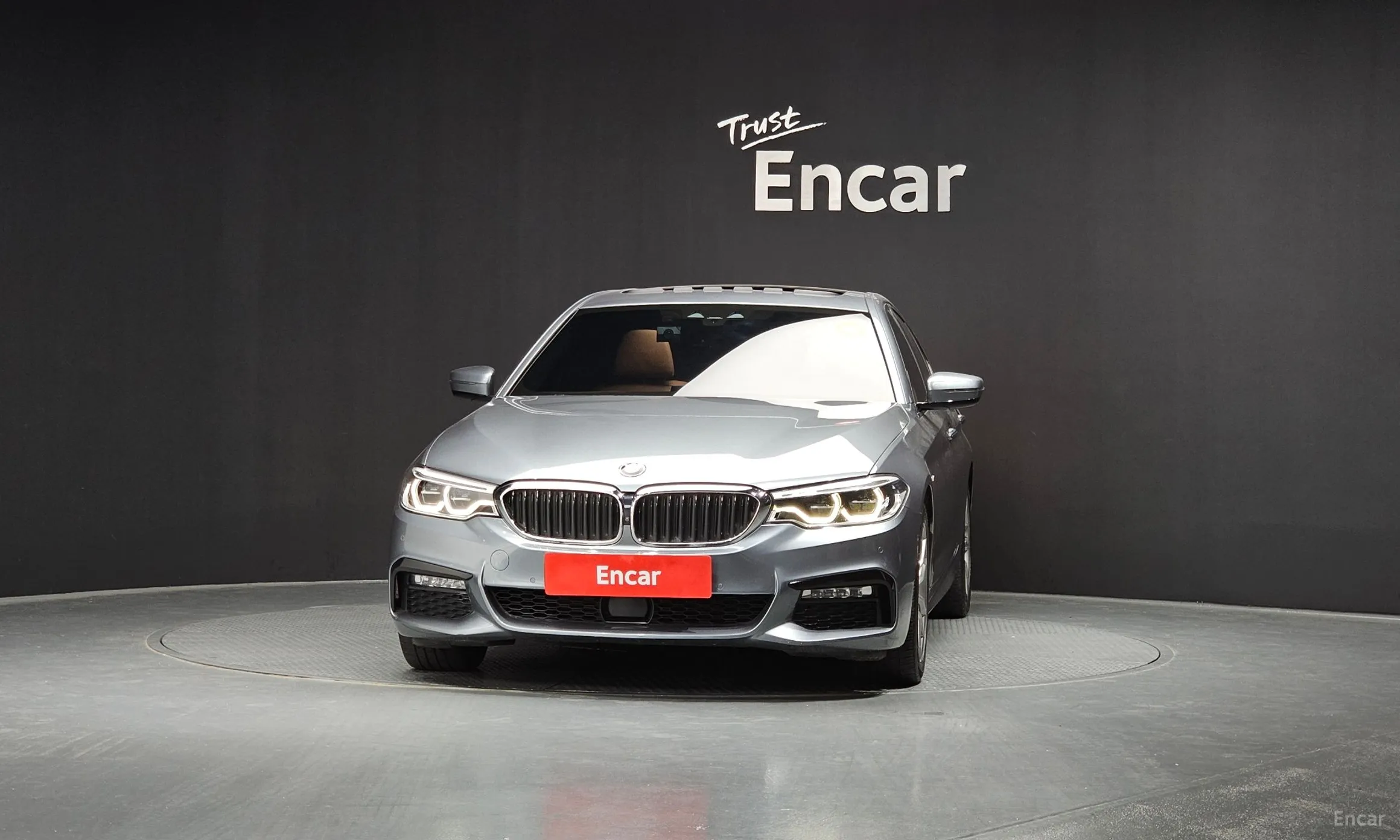 BMW 5 Series (G30) превью 2