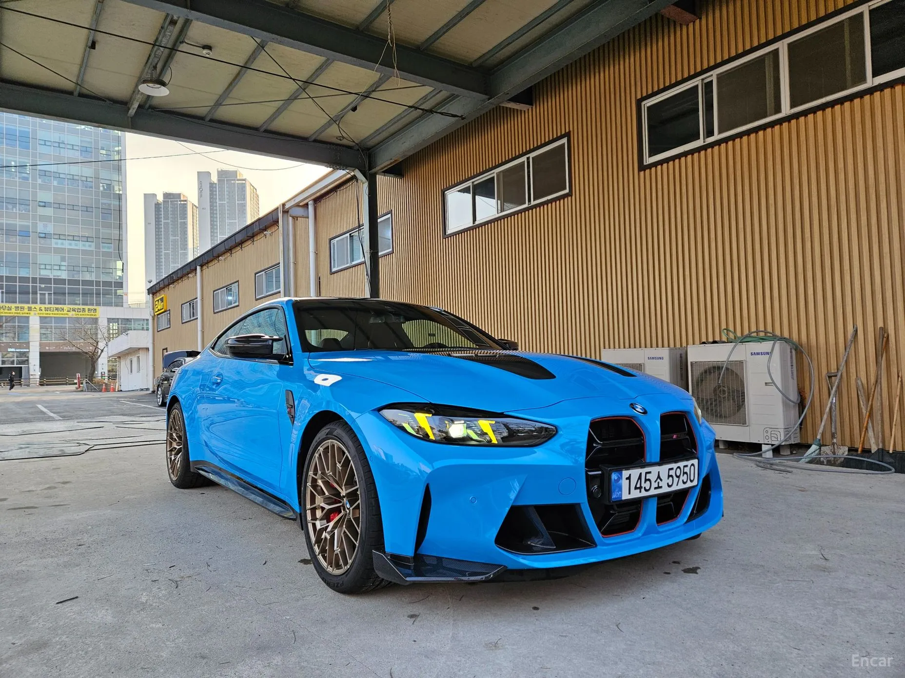 BMW M4 (G82)