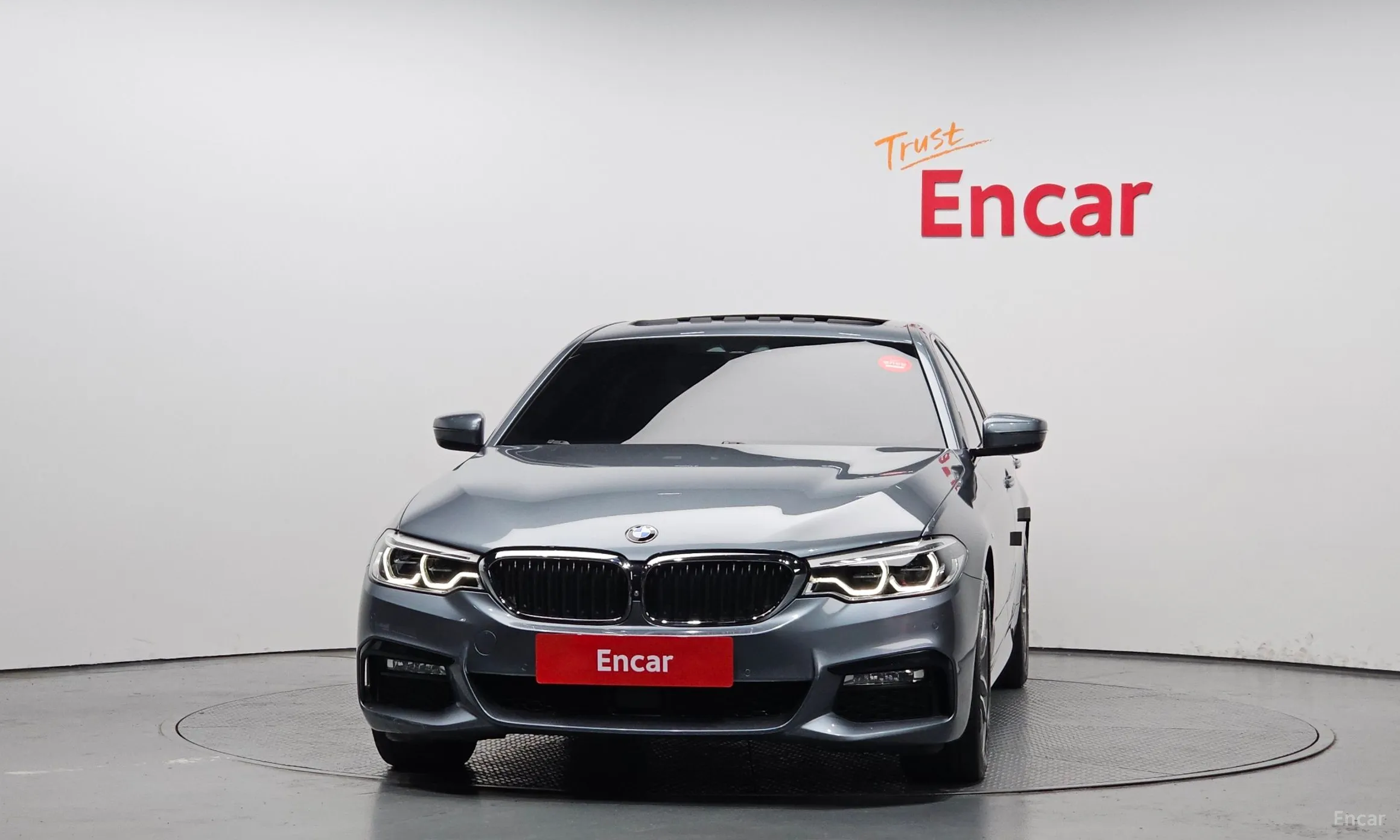 BMW 5 Series (G30) превью 2